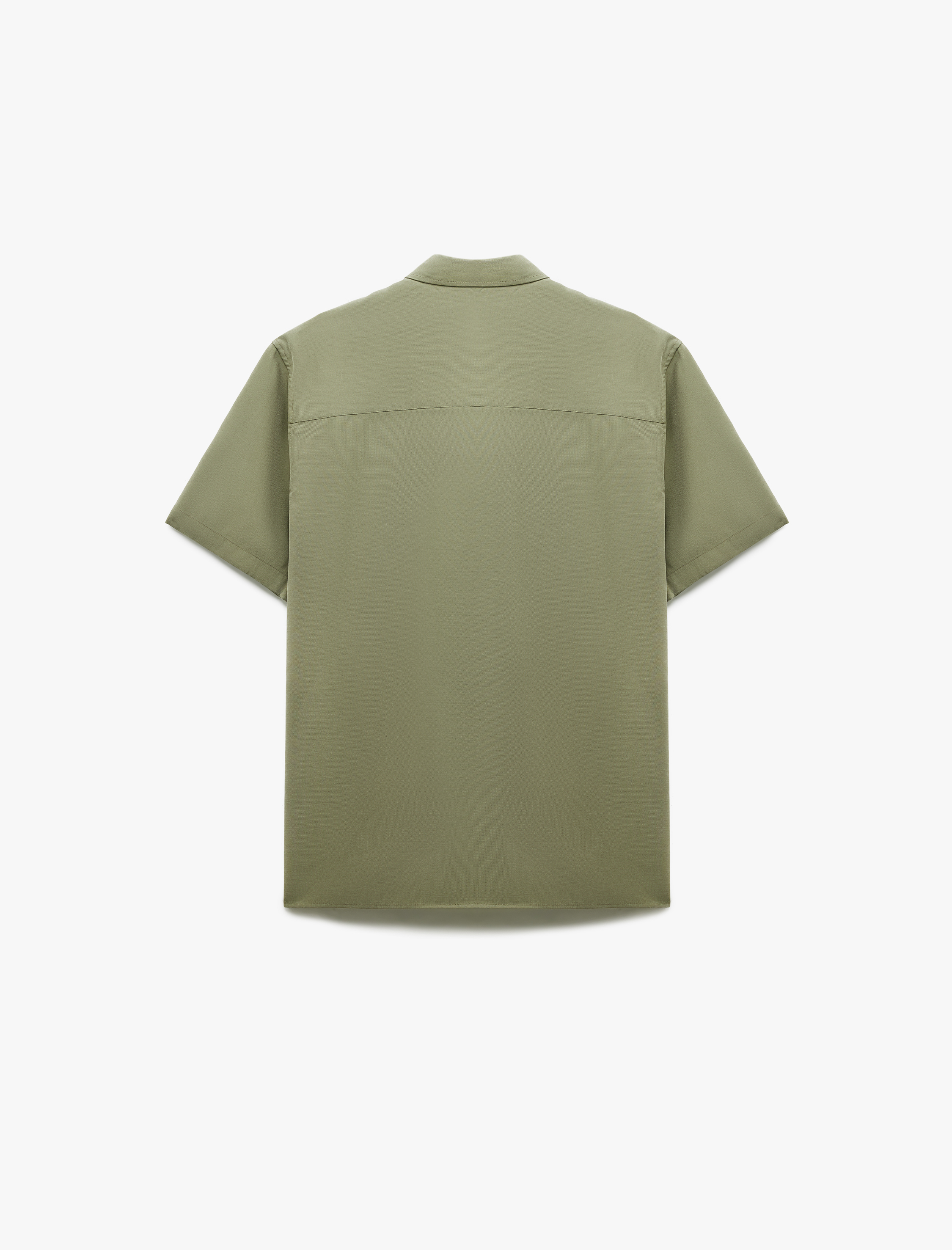   Düğmeli Klasik Yaka Kapaklı Cep Detaylı Rayon Regular Fit Viskon Kısa Kollu Gömlek