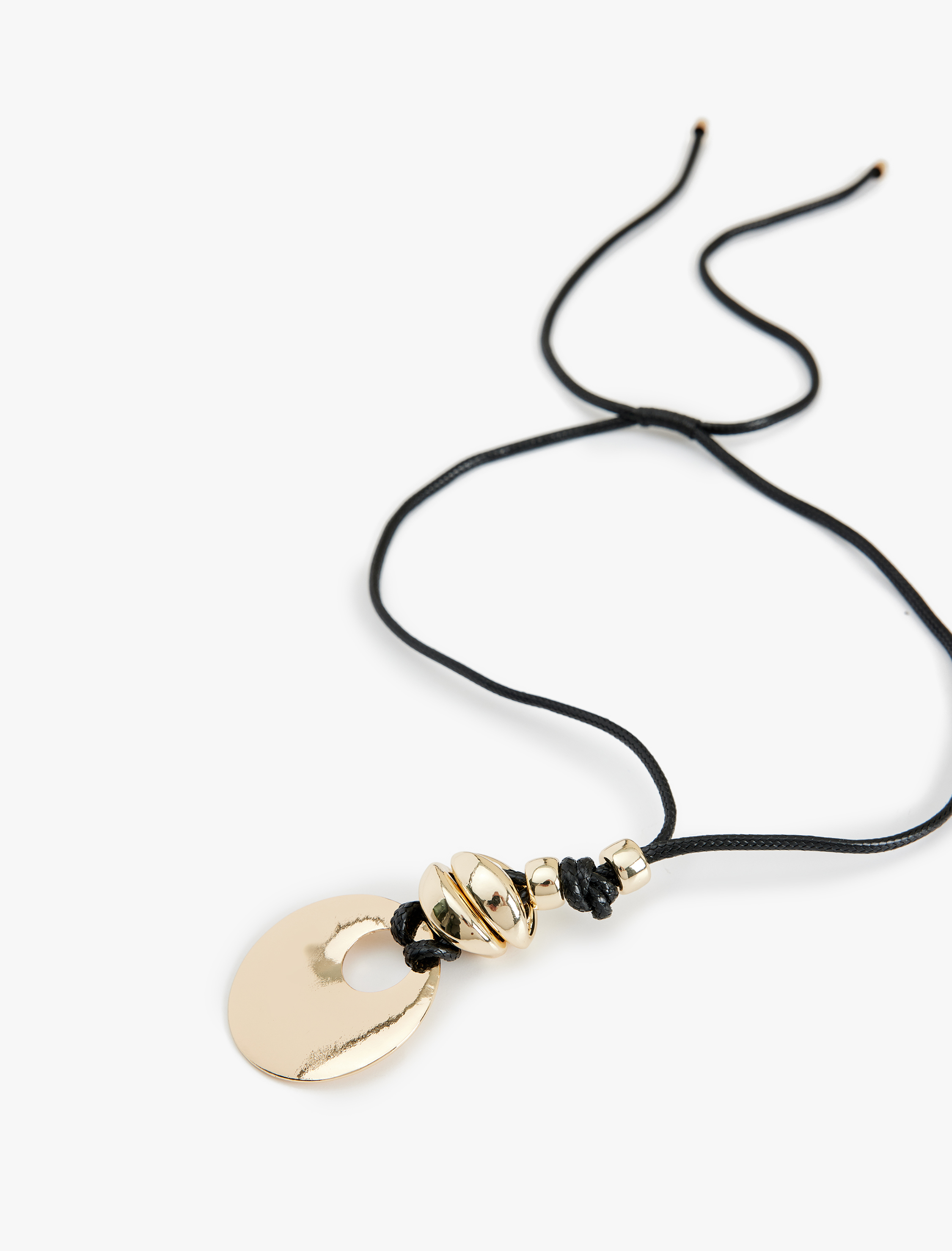  Kadın Charm Detaylı Bağlamalı Kolye