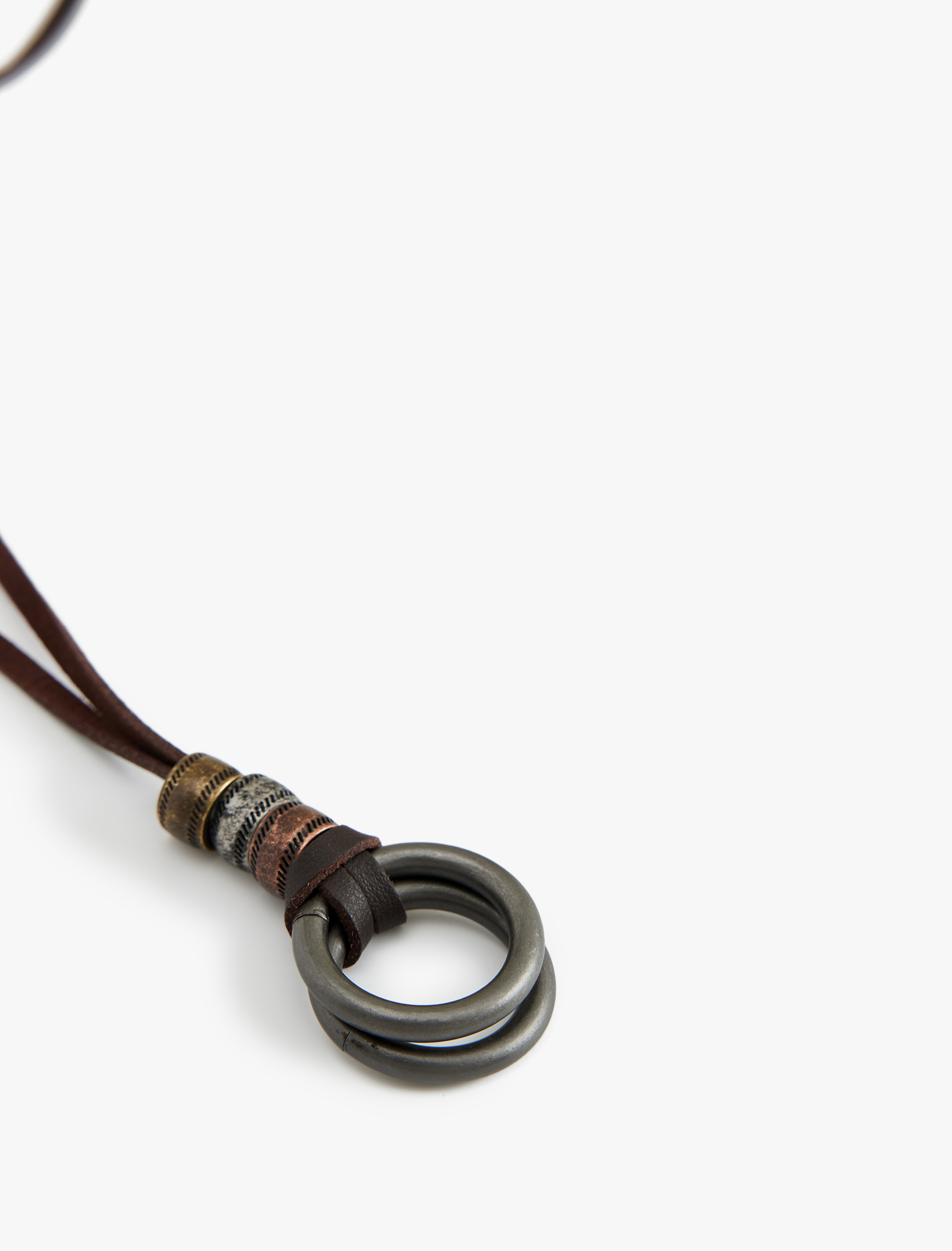  Erkek Boncuk Detaylı Suni Deri Kolye