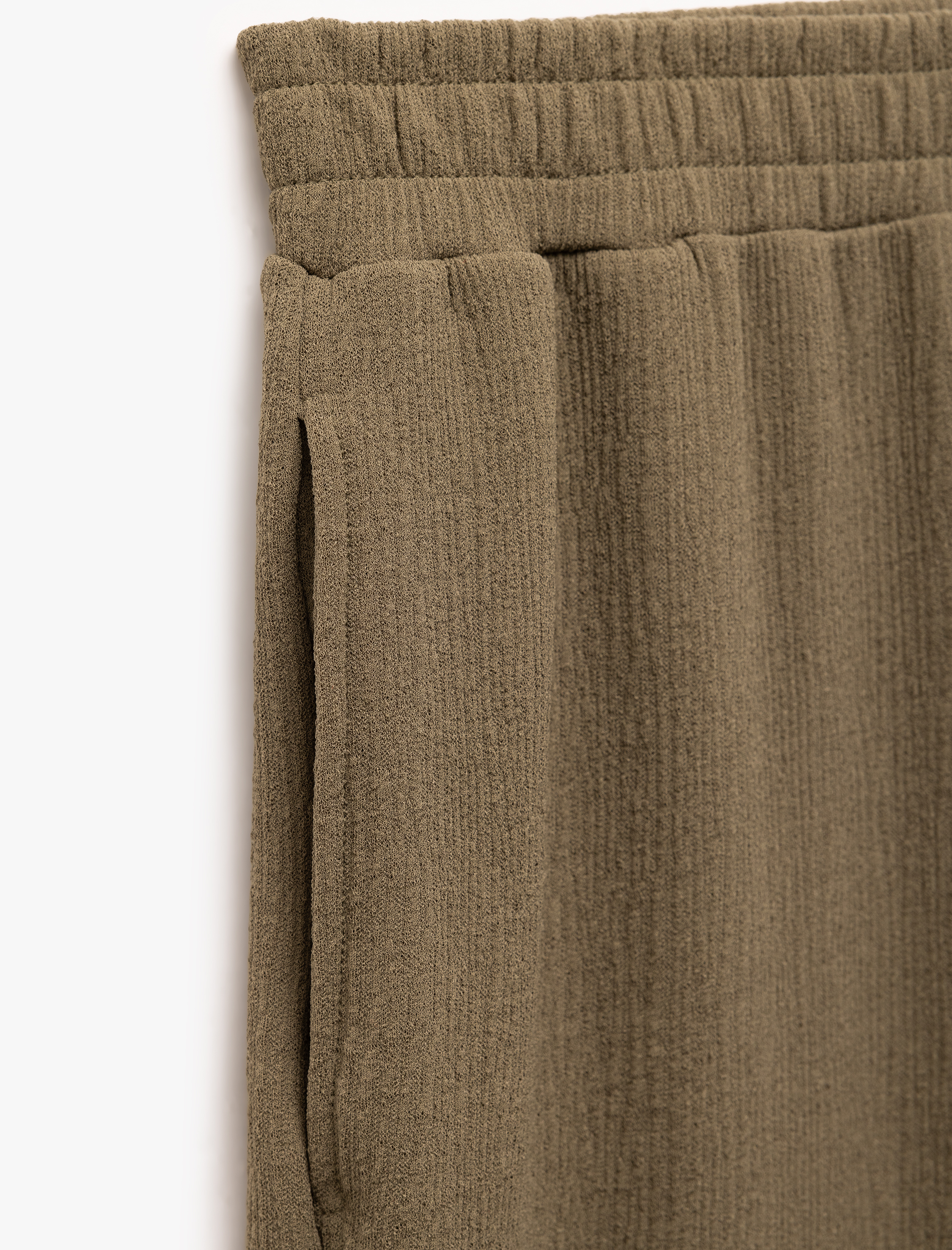   Krep Kumaş Dokulu Beli Lastikli Cepli Bol Paça Pantolon