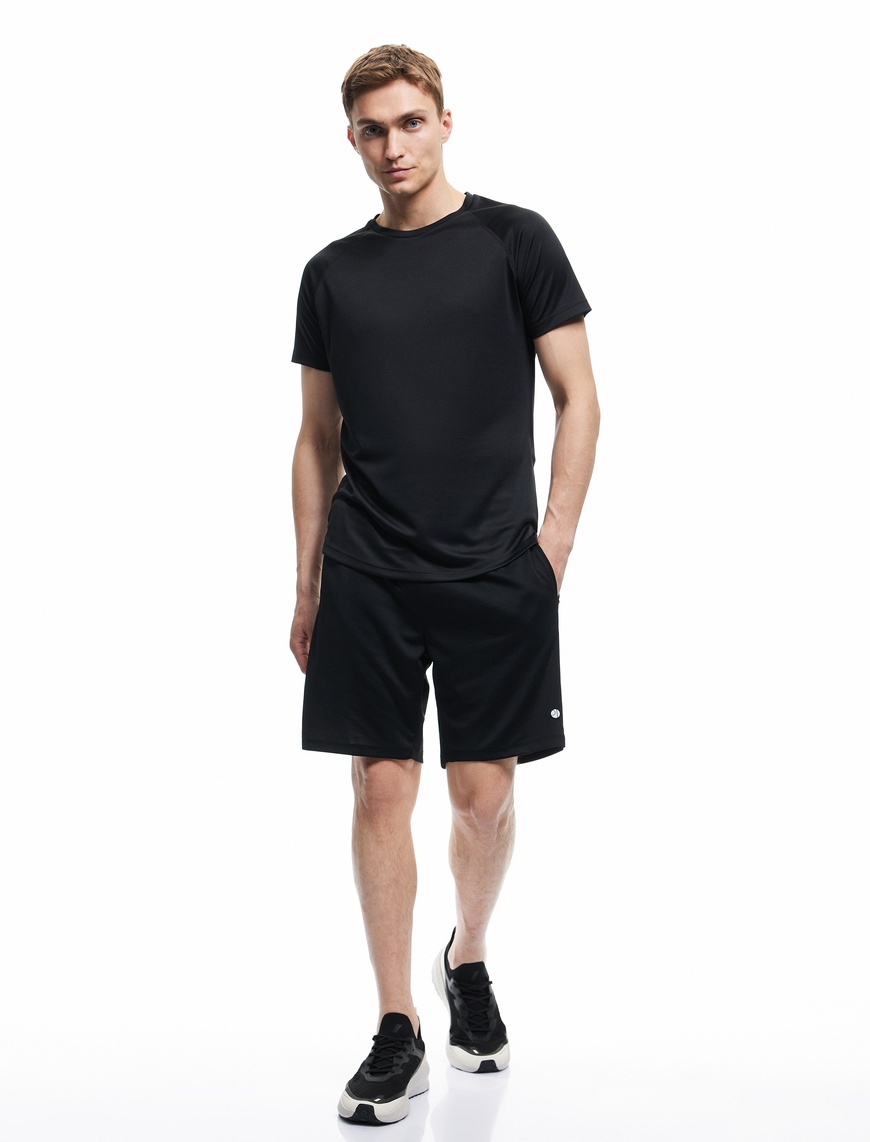   Kısa Kollu Bisiklet Yaka Reglan Kol Arkası Baskılı Slim Fit Spor Tişört