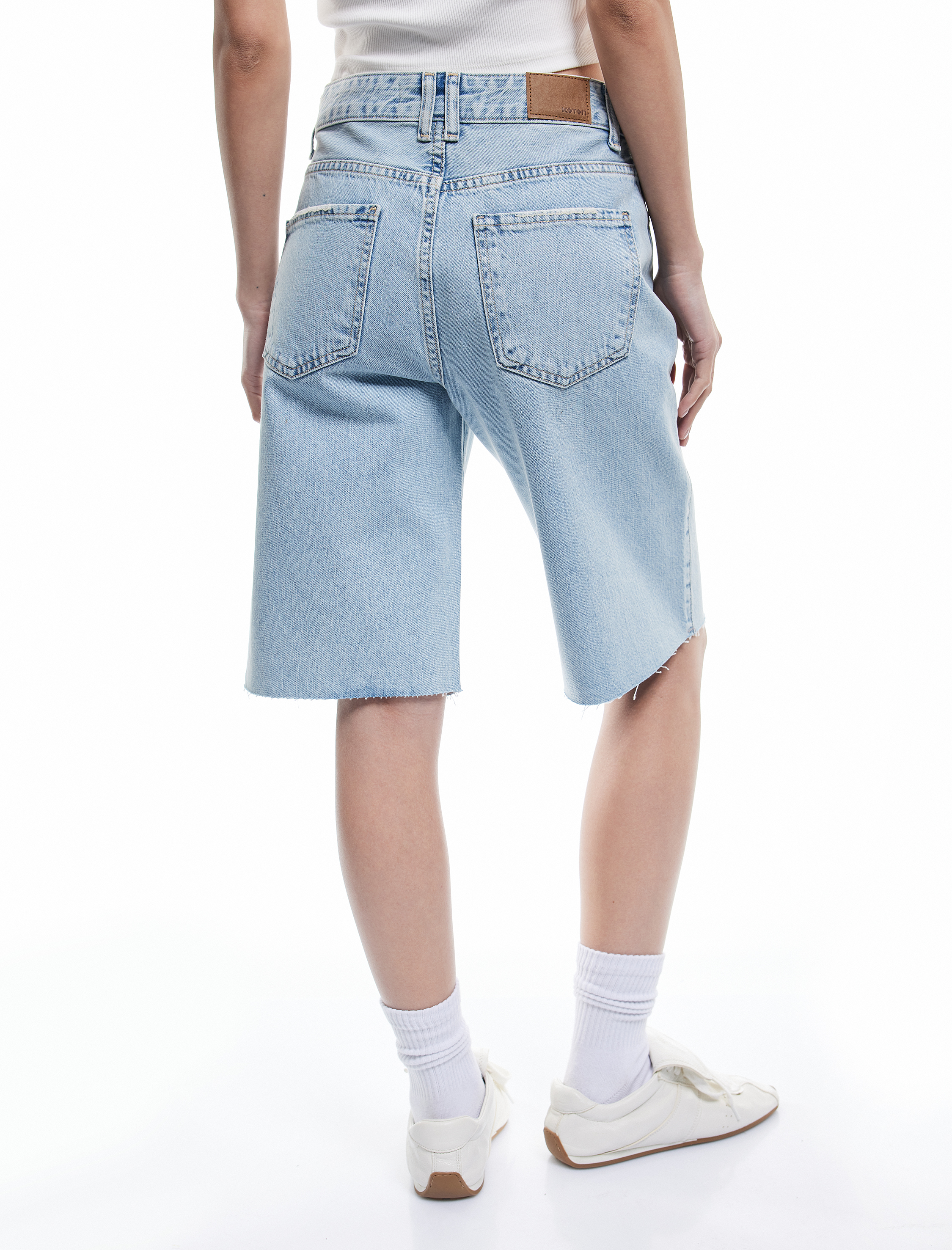   Pamuklu Regular Fit Cepli Kesik Paça Kapri Denim Şort