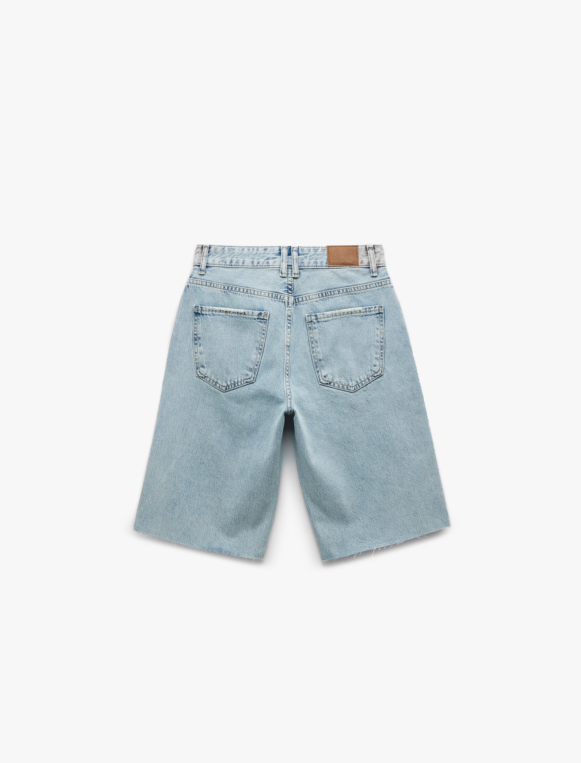   Pamuklu Regular Fit Cepli Kesik Paça Kapri Denim Şort