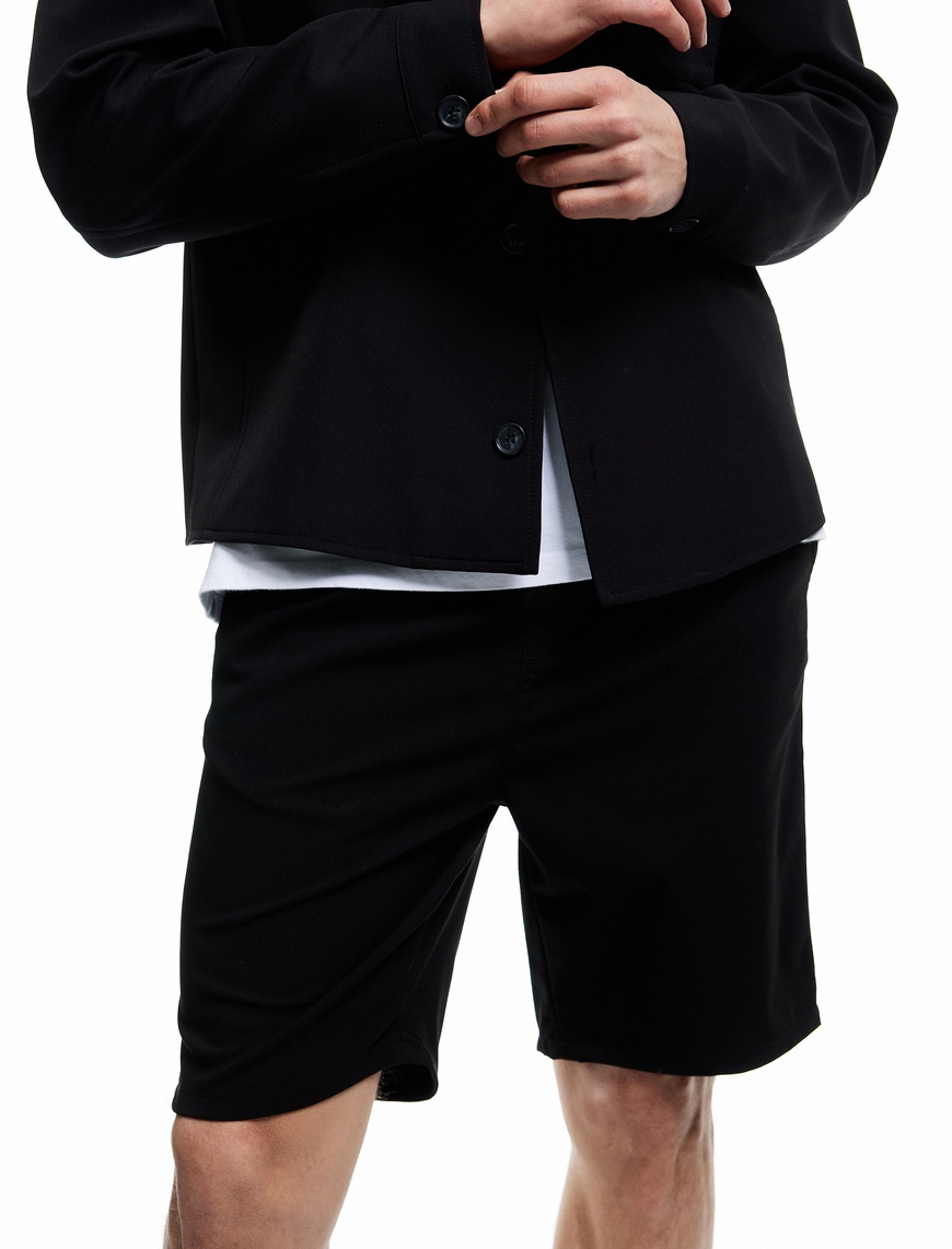   Viskon Karışımlı Cep Detaylı Bermuda Slim Fit Beli Bağcıklı Şort