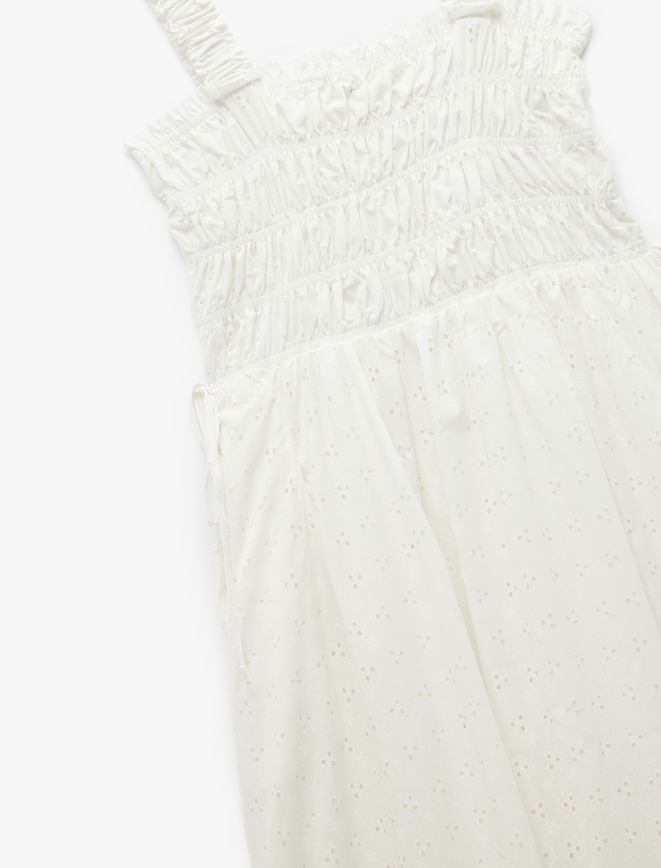   Pamuklu Astarlı Gipe Detaylı Kare Yaka Uzun Askılı Fistolu Brodeli Elbise