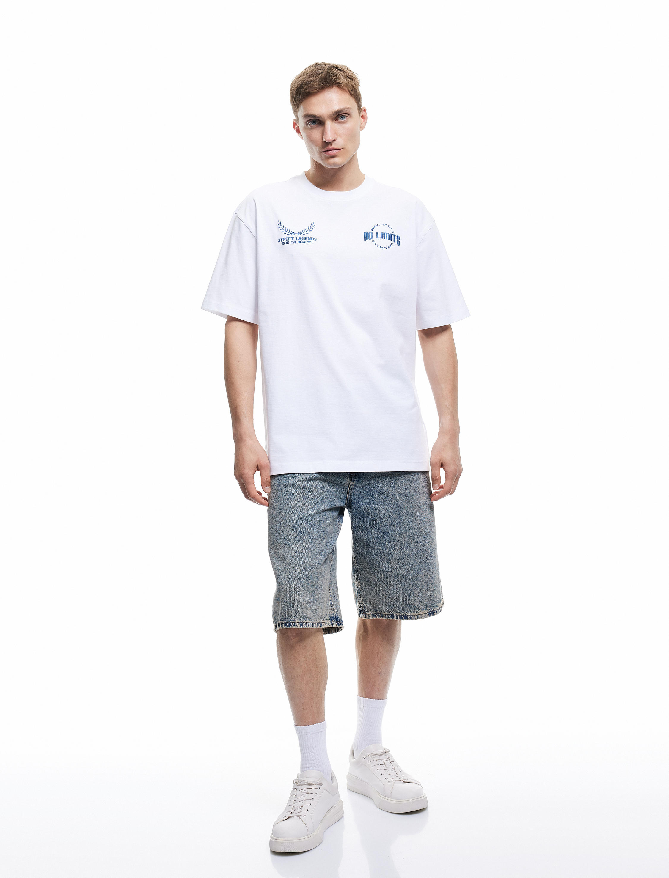   Kısa Kollu Bisiklet Yaka Tok Kumaş Pamuklu Arkası Baskılı Tişört