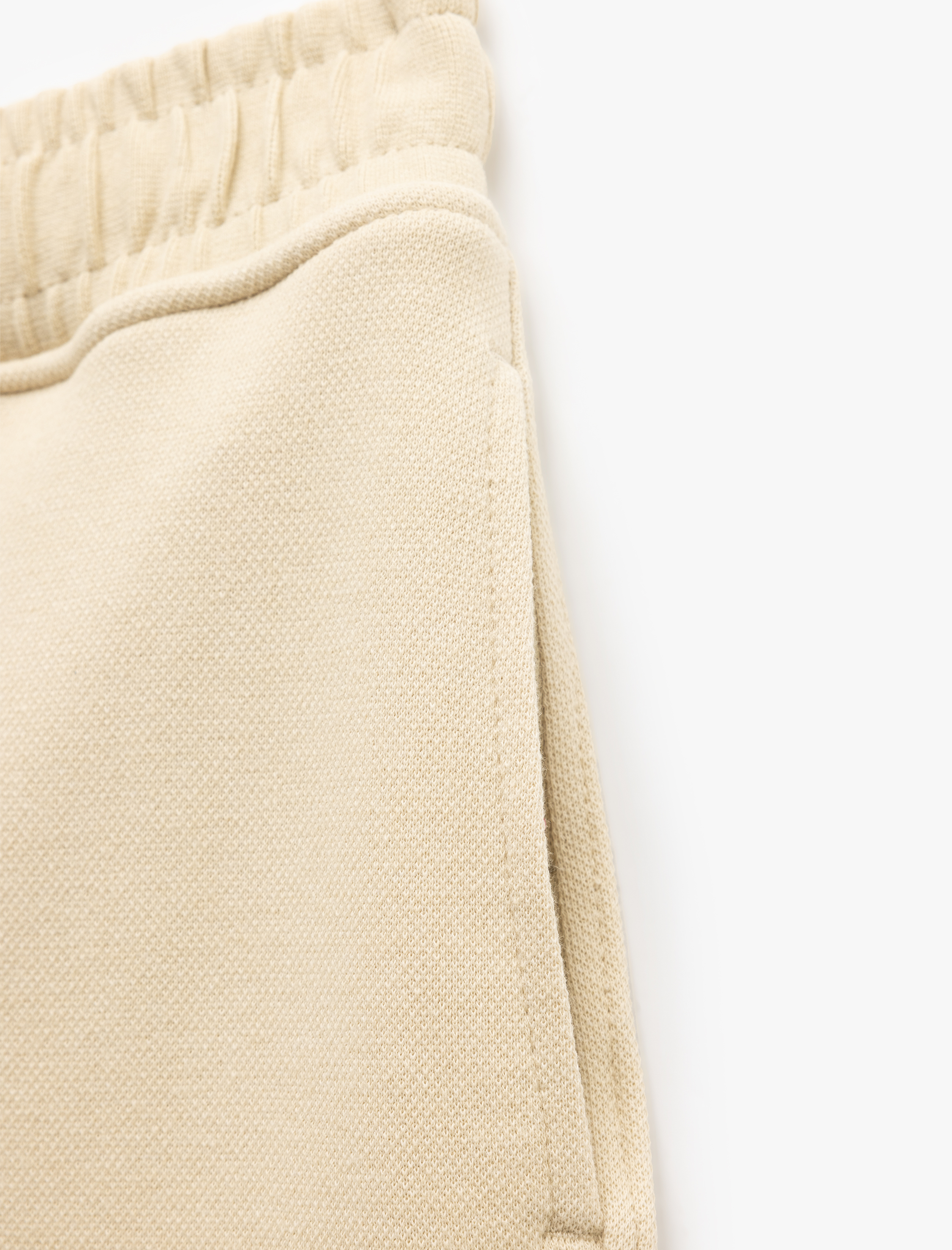 Cep Detaylı Pike Kumaş Beli Lastikli Bermuda Şort