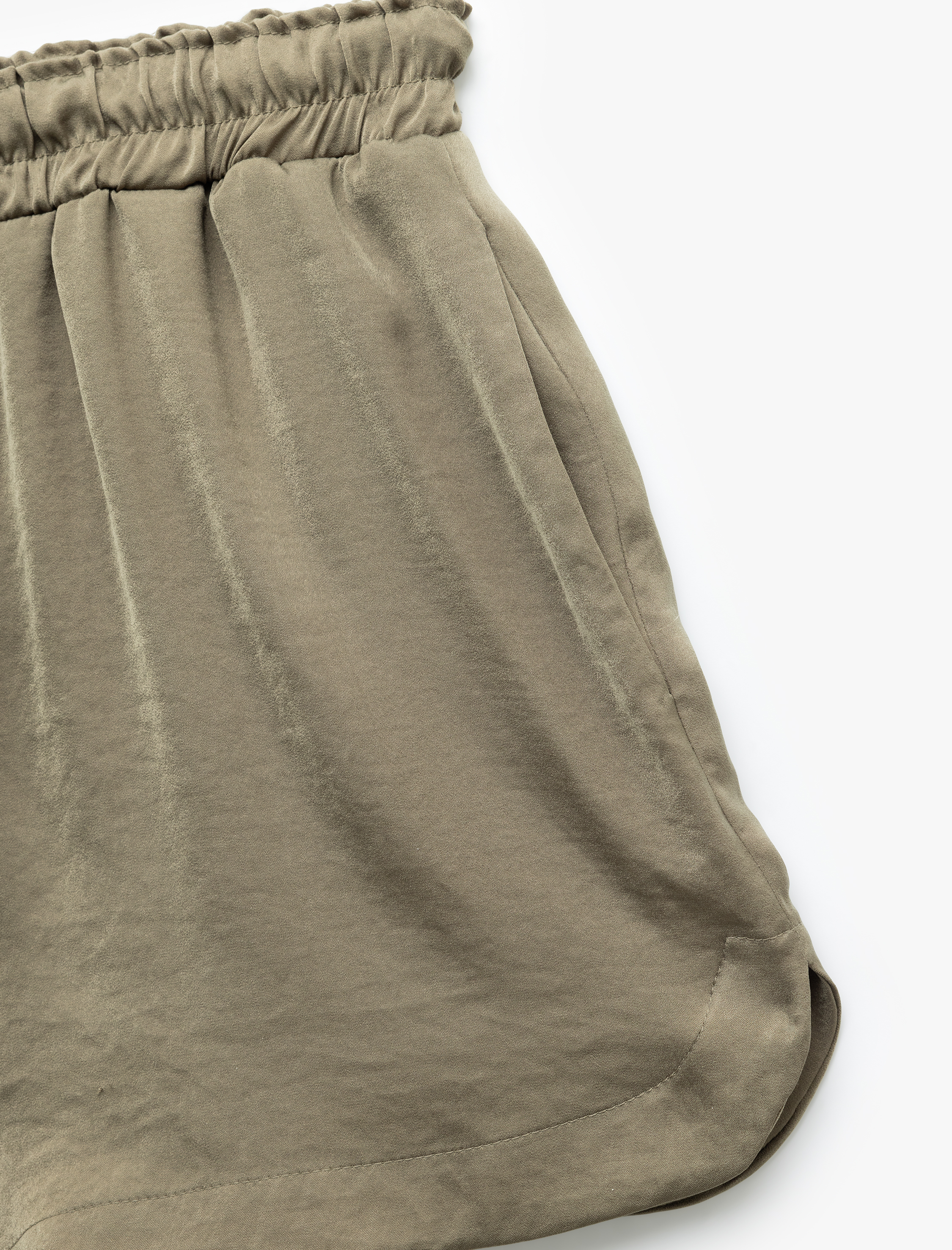   Beli Lastikli Bağlamalı Loose Fit Cepli Aerobin Saten Mini Şort