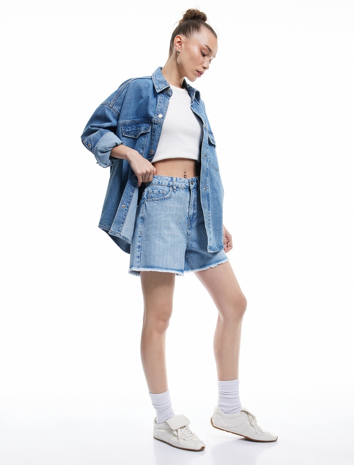  Taş Detaylı Yüksek Bel Saçaklı Paça Pamuklu Mini Denim Şort