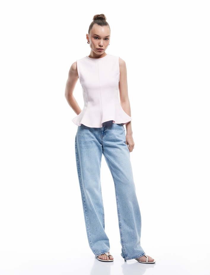  Pamuklu Slim Fit Bisiklet Yaka Volanlı Kolsuz Bluz