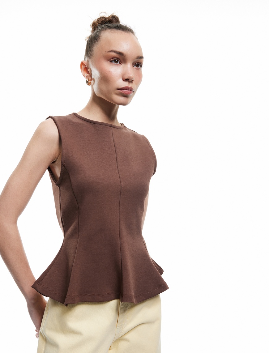   Pamuklu Slim Fit Bisiklet Yaka Volanlı Kolsuz Bluz