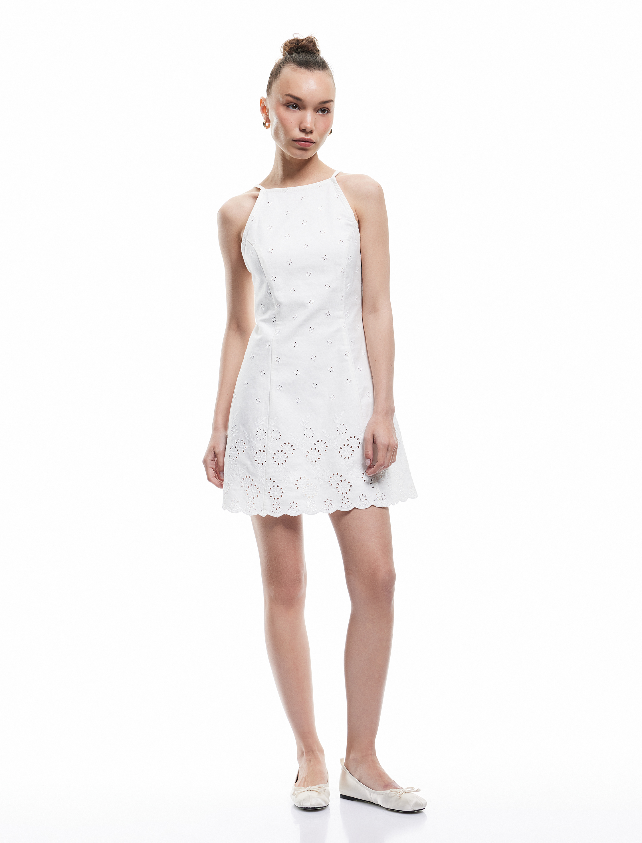 Slim Fit Halter Yaka Çiçek İşlemeli Kolsuz Mini Fisto Elbise