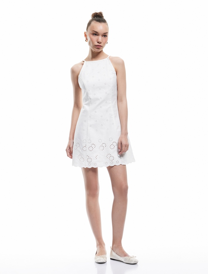  Slim Fit Halter Yaka Çiçek İşlemeli Kolsuz Mini Fisto Elbise