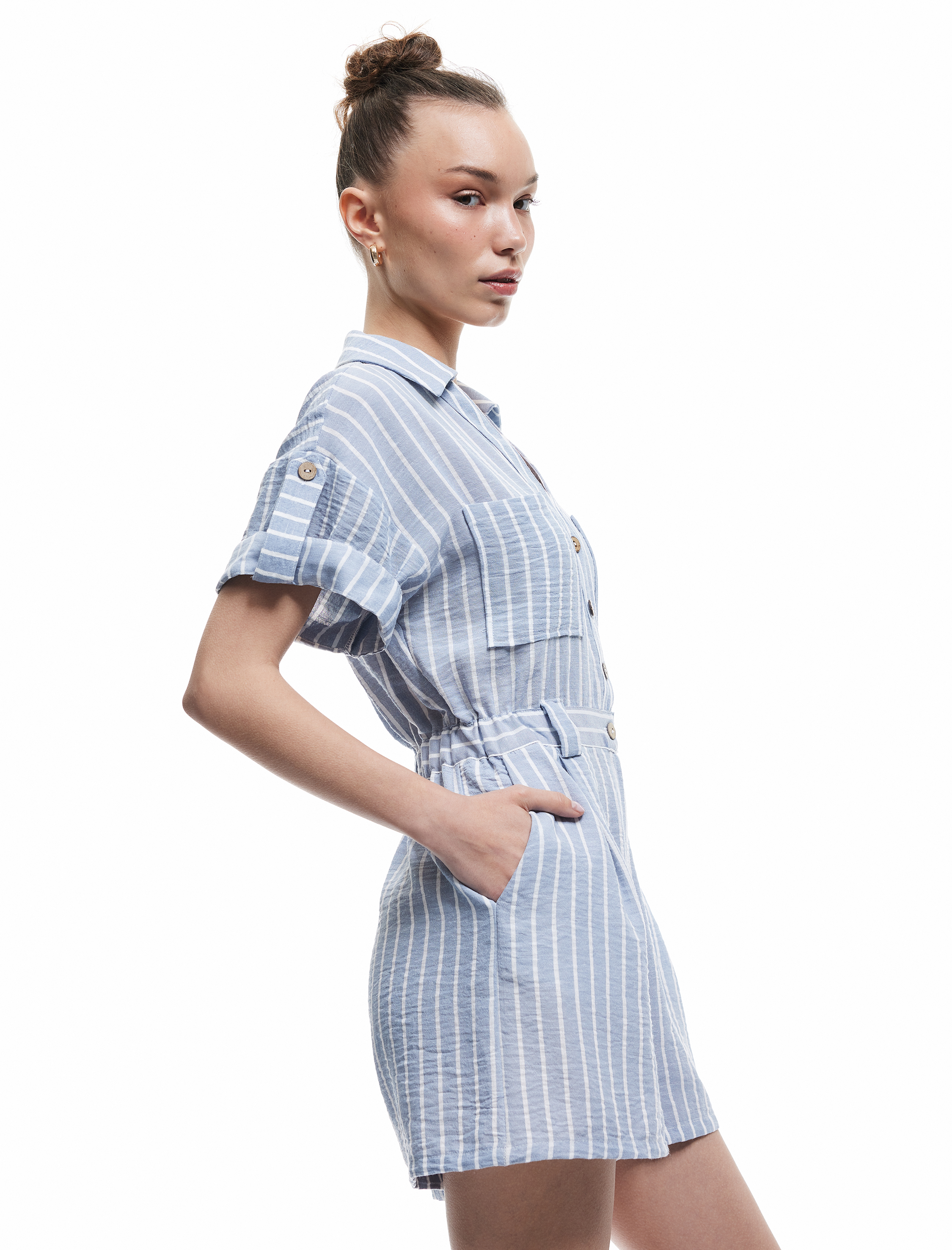   Düğmeli Kısa Kollu Cep Detaylı Gömlek Yaka Mini Salopet Tulum