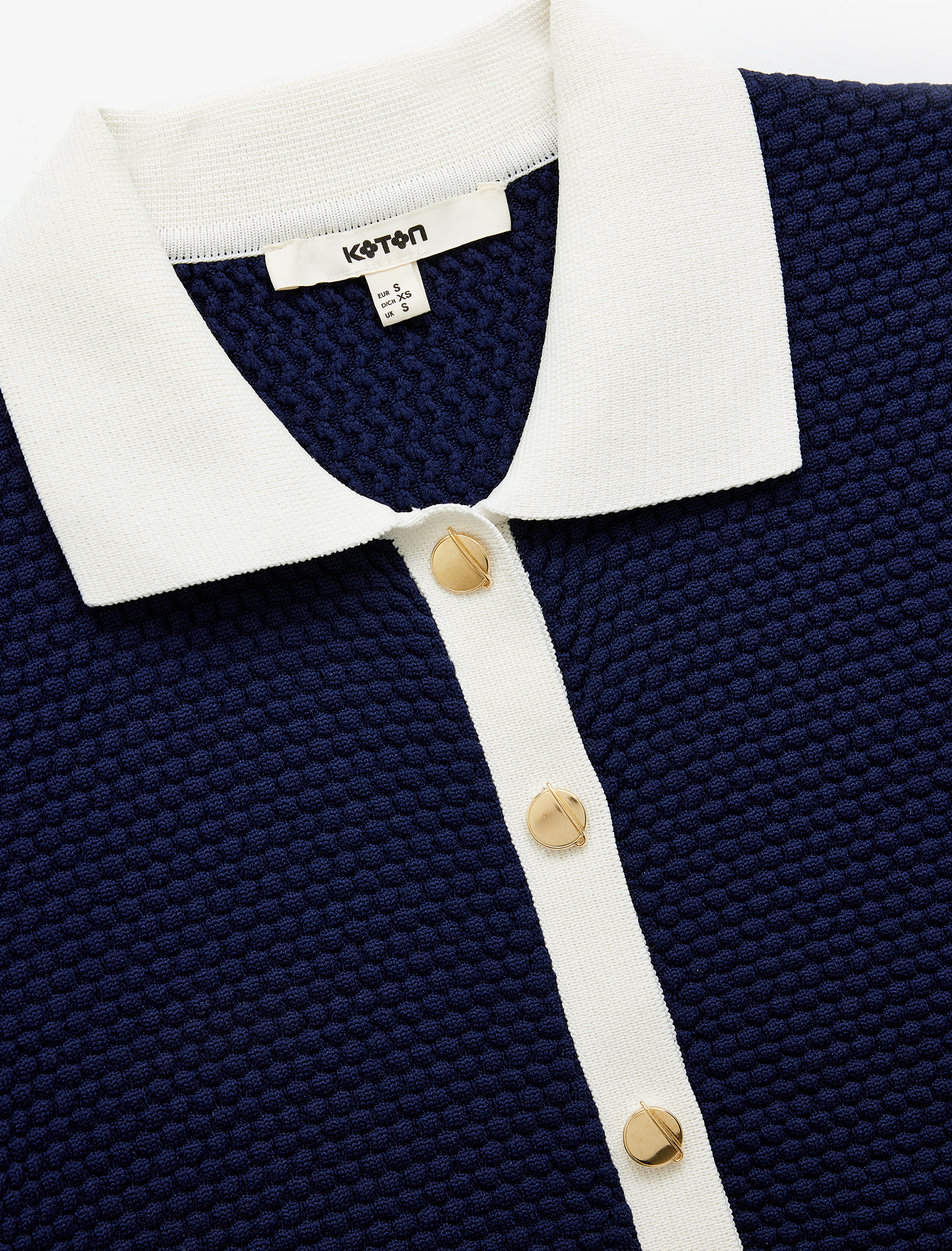   Renk Kontrastlı Düğmeli Kısa Kollu Polo Yaka Triko Tişört