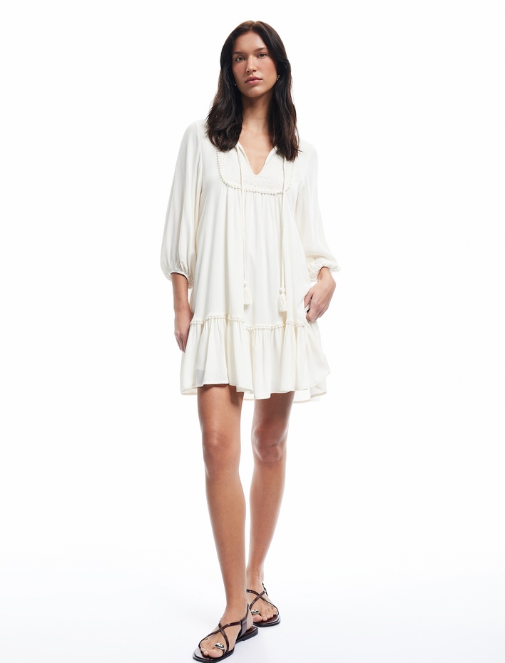  Viskon Crinkle Kumaş Astarlı 3/4 Kollu Yuvarlak Bağlama Yaka Detaylı Fırfırlı Elbise