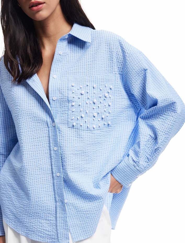  Uzun Kollu Dokulu İnci İşleme Detaylı Cepli Oversize Gömlek