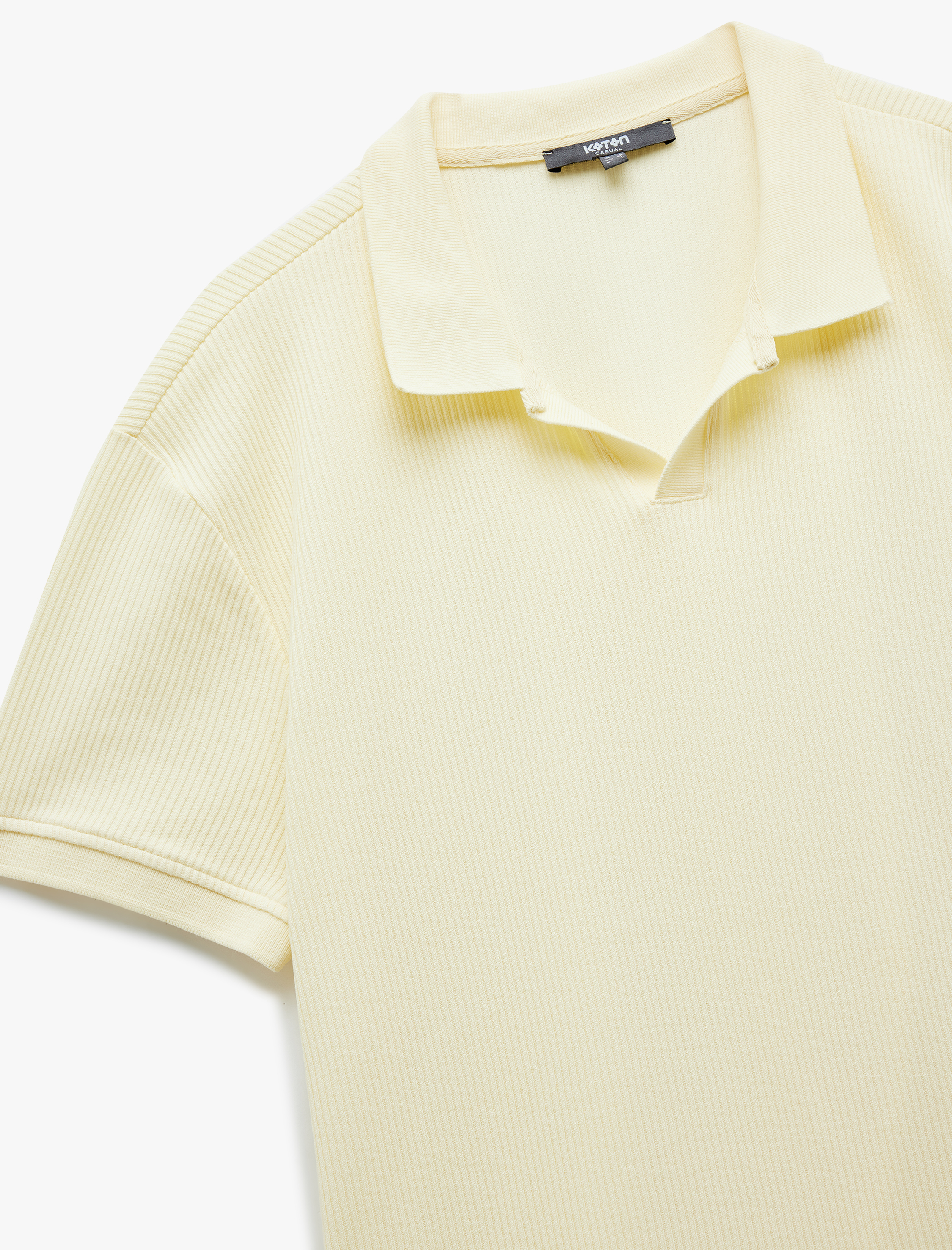   Pamuklu Kısa Kollu Dokulu Regular Fit Polo Yaka Tişört