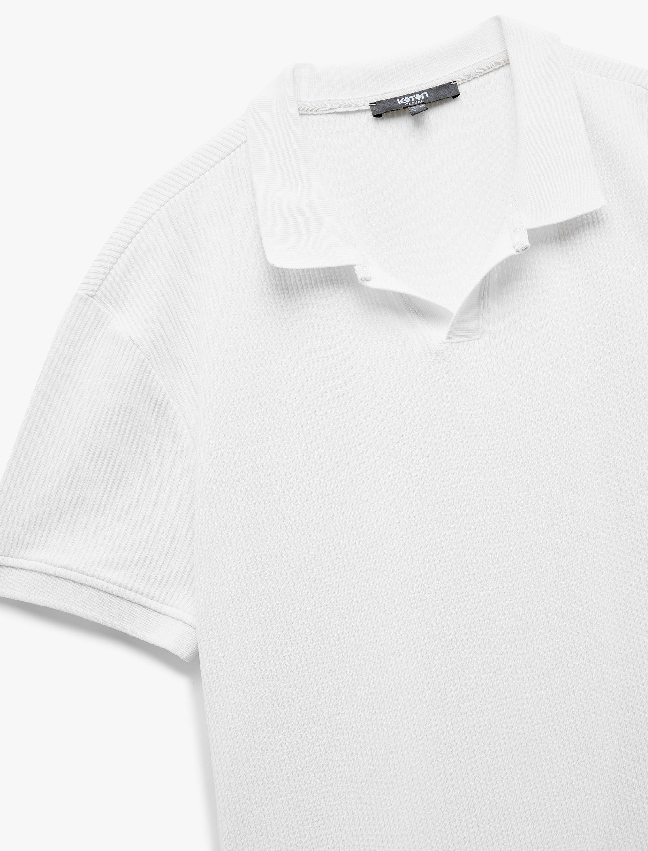   Pamuklu Kısa Kollu Dokulu Regular Fit Polo Yaka Tişört