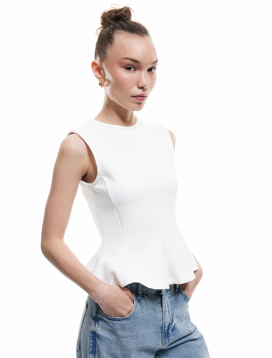   Pamuklu Slim Fit Bisiklet Yaka Volanlı Kolsuz Bluz