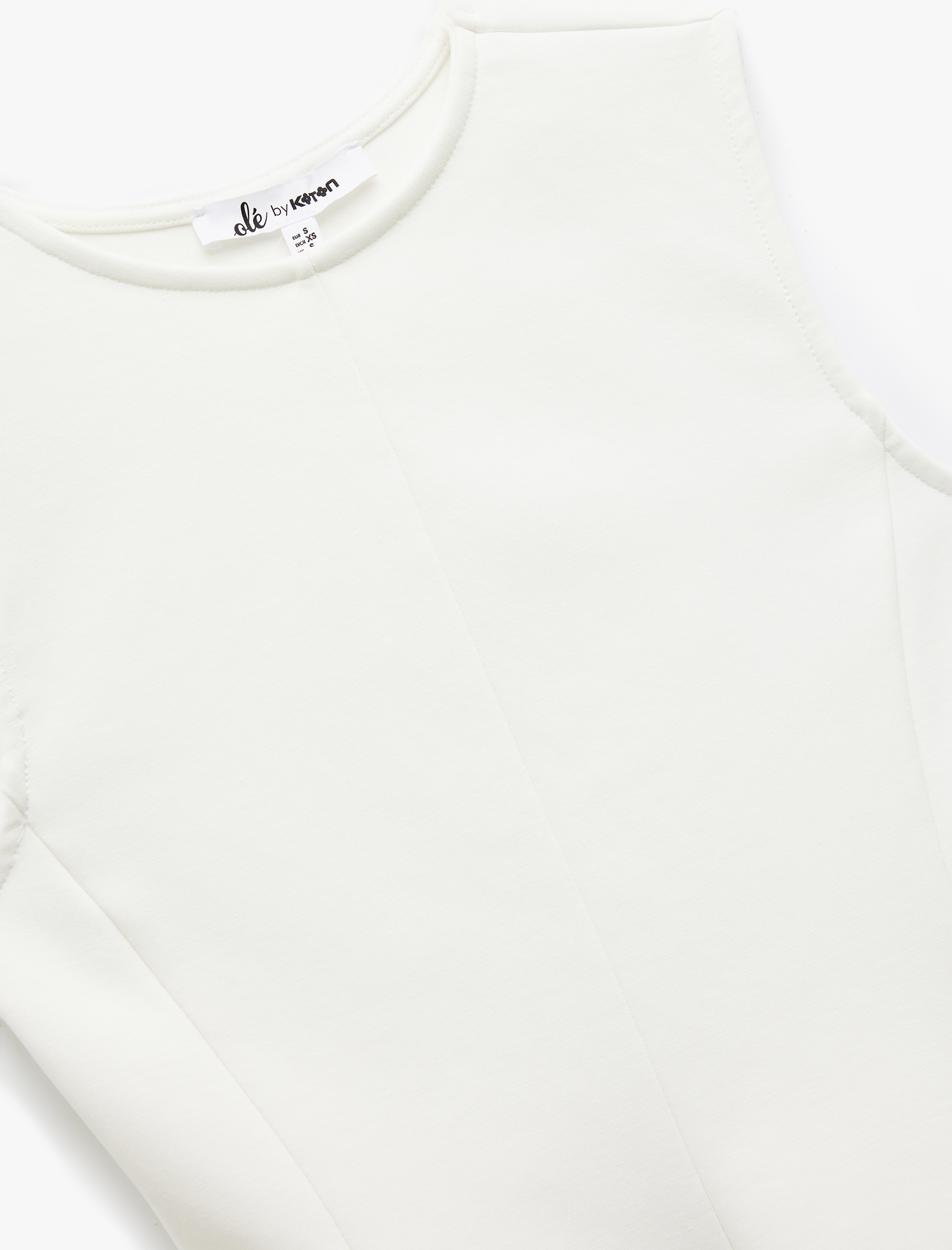   Pamuklu Slim Fit Bisiklet Yaka Volanlı Kolsuz Bluz