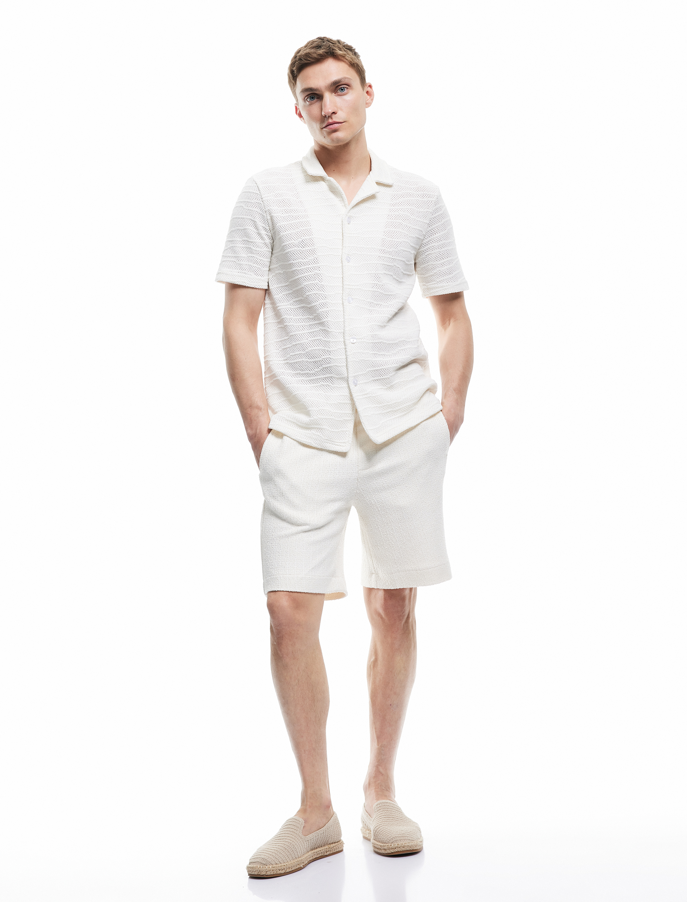   Cep Detaylı Dokulu Bermuda Beli Bağcıklı Şort