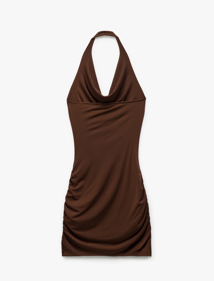  Koton X İnji - Degaje Yaka Kolsuz Drapeli Asimetrik Midi Elbise