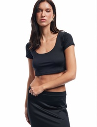 Slim Fit Kısa Kollu U Yaka Basic Crop Tişört