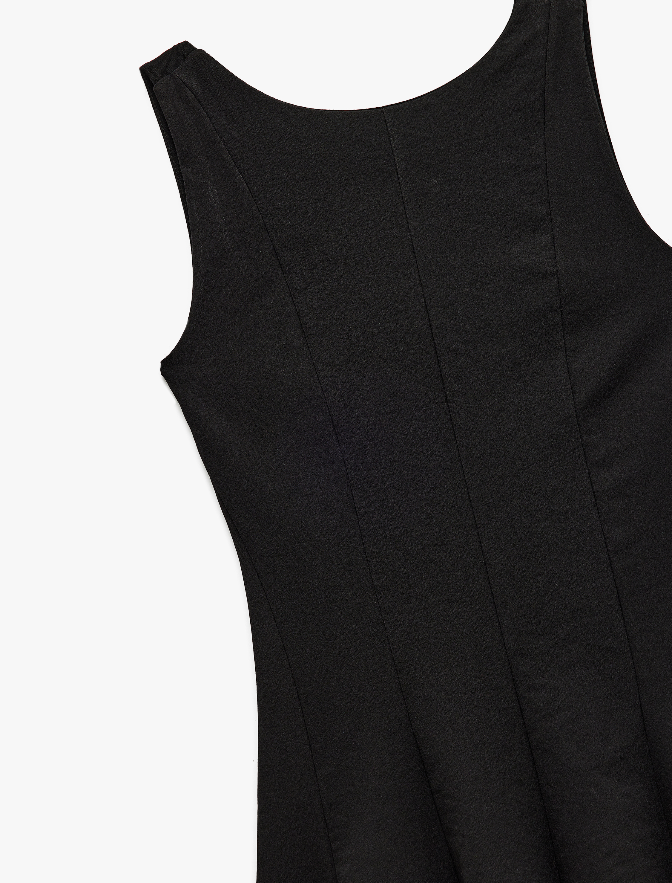   Bisiklet Yaka Dikiş Detaylı Kolsuz Volanlı Mini Kloş Elbise