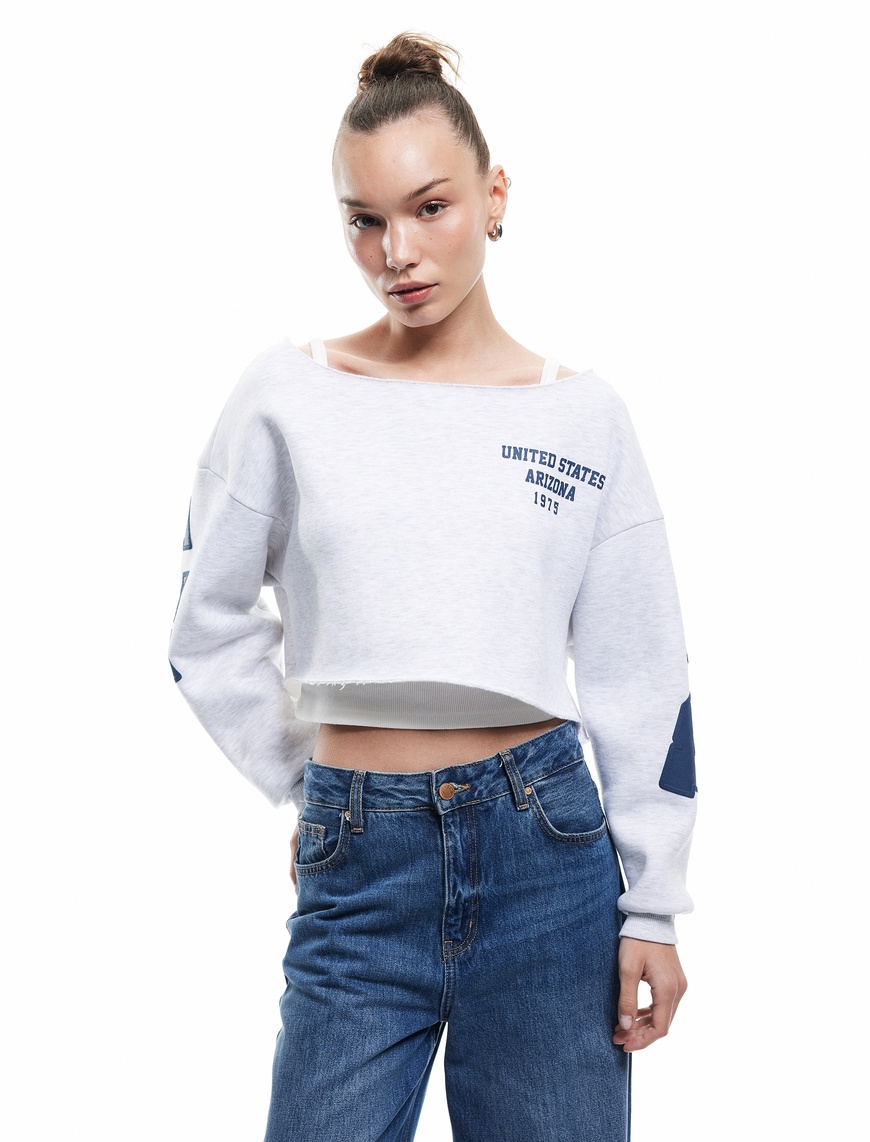   Kayık Yaka Baskılı Crop Sweashirt