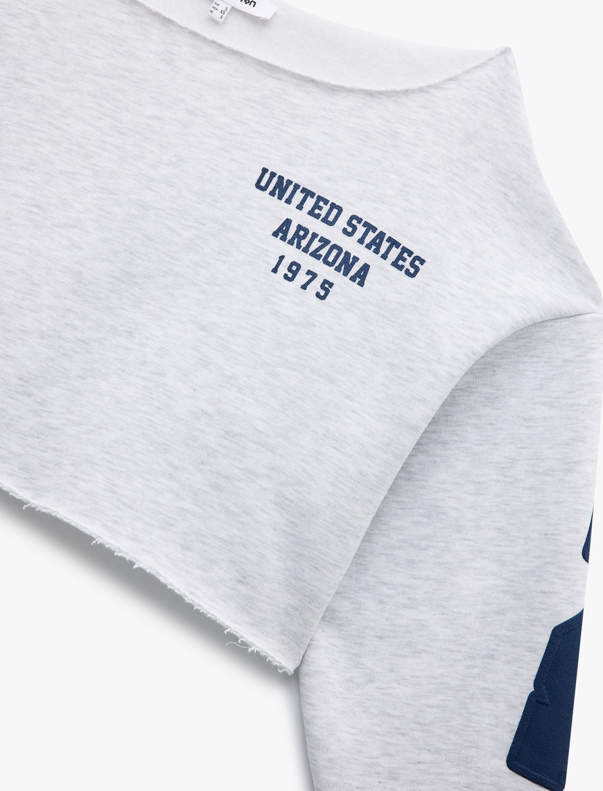   Kayık Yaka Baskılı Crop Sweashirt