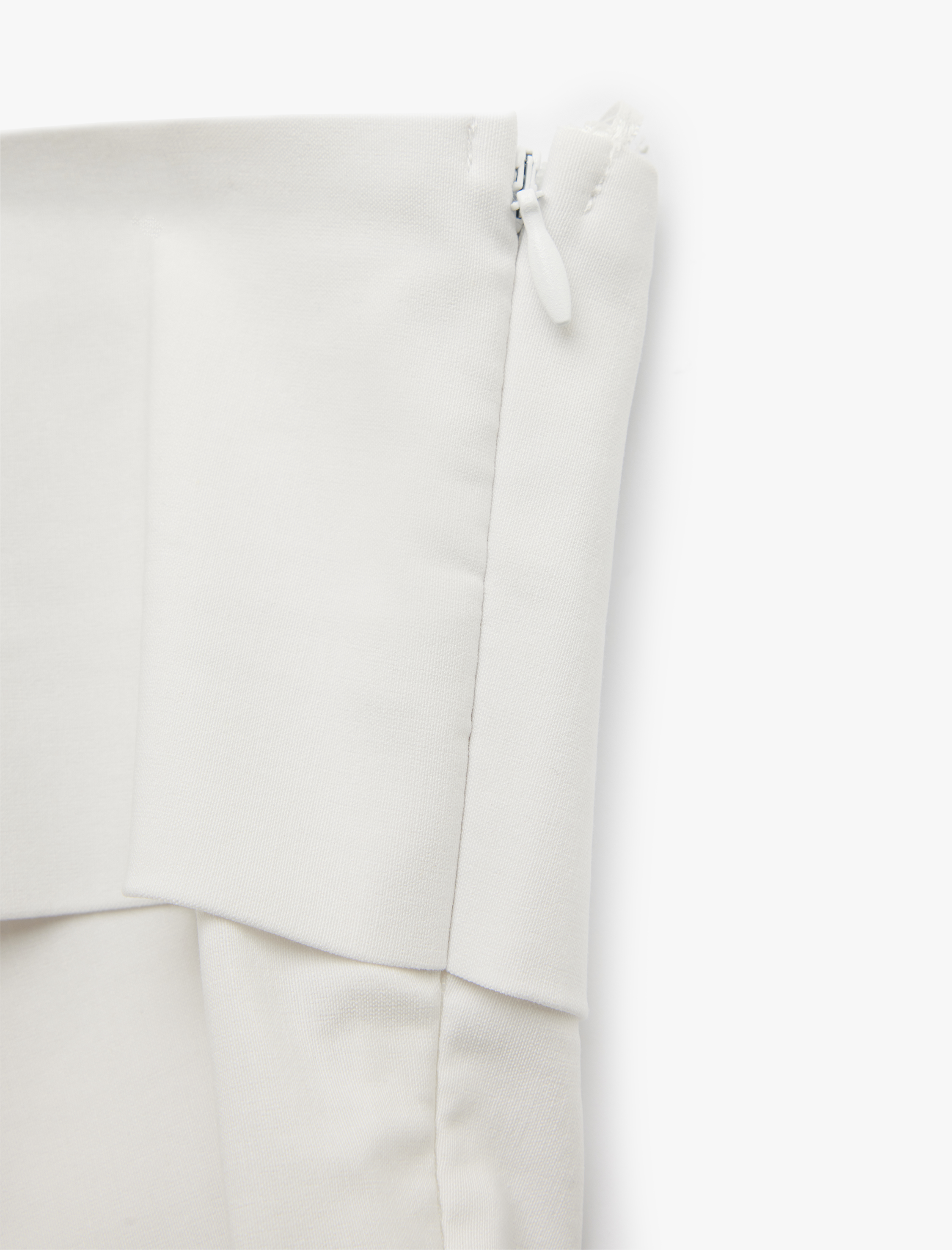 Koton X Sibil Çetinkaya - Kat Detaylı Fırfırlı Straplez Bluz