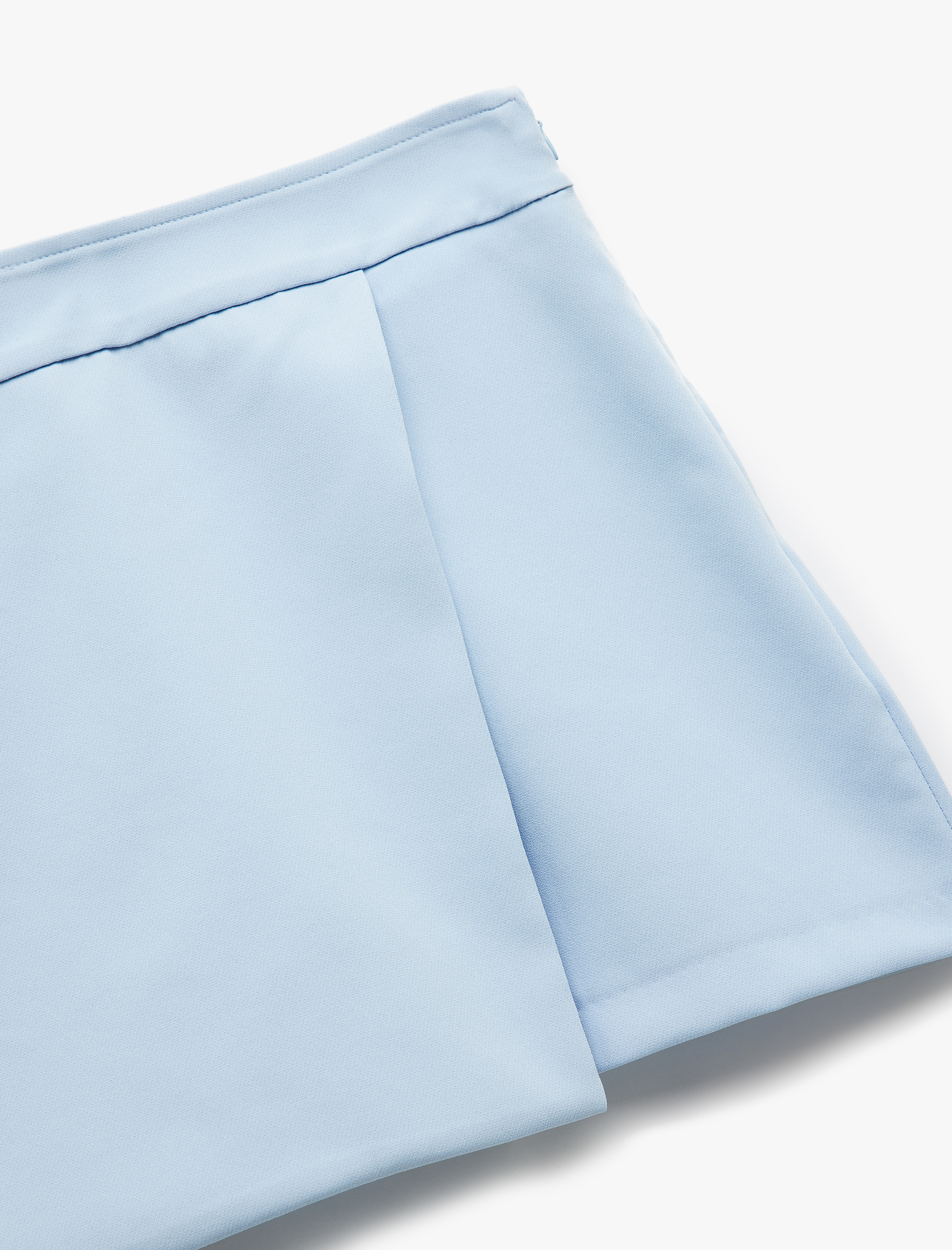 Koton X Sibil Çetinkaya - Standart Bel Astarlı Kruvaze Mini Şort Etek