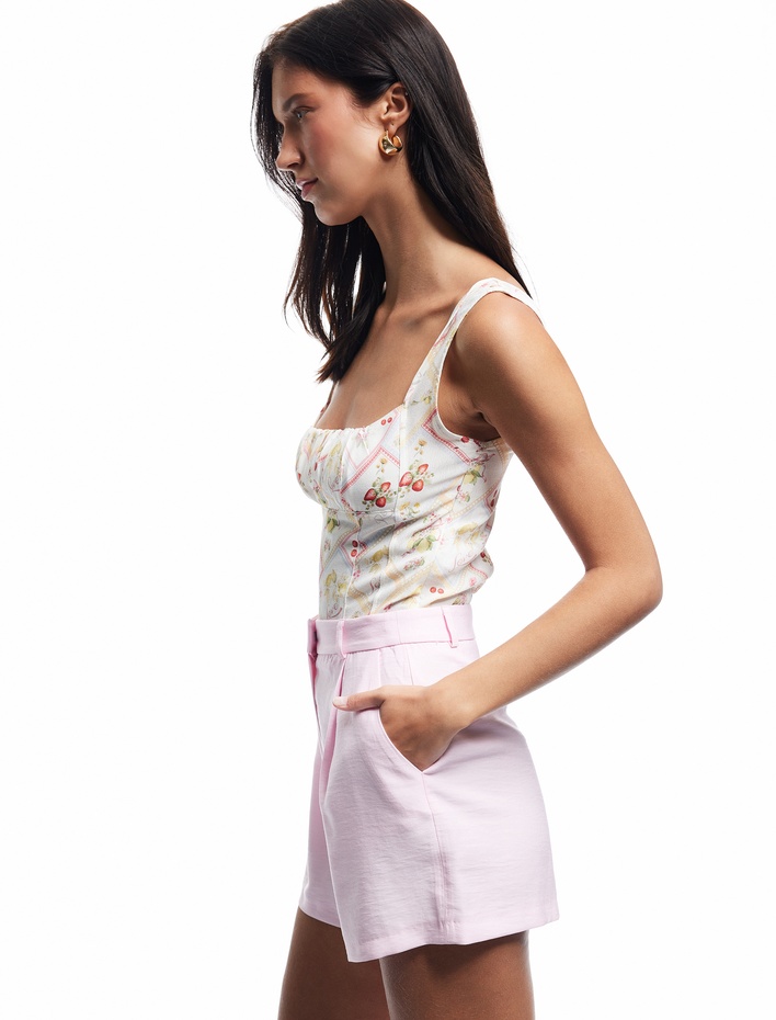  Koton X Sibil Çetinkaya - Viskon Kumaş Pile Detaylı Cepli Mini Şort