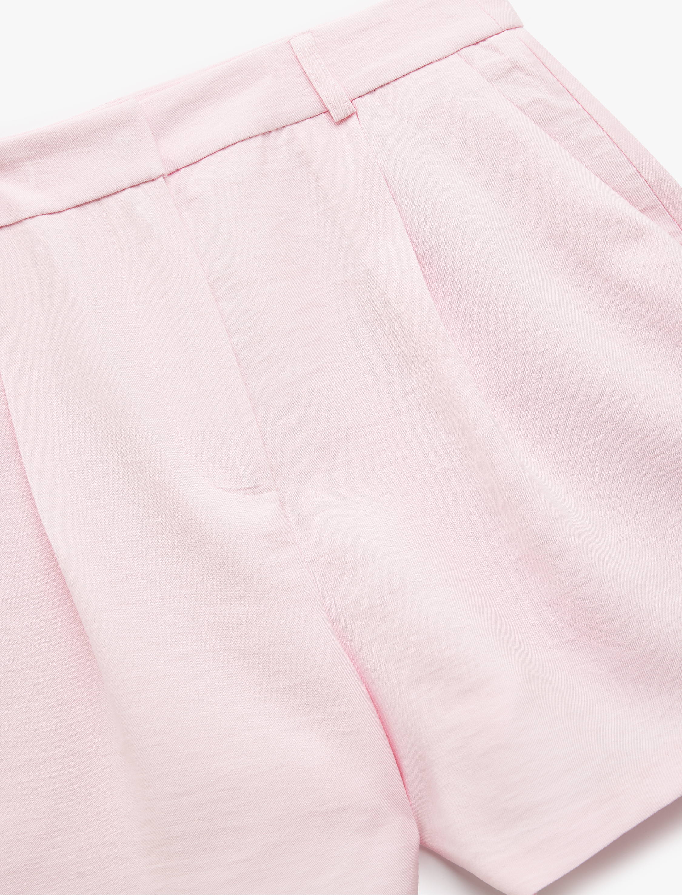   Koton X Sibil Çetinkaya - Viskon Kumaş Pile Detaylı Cepli Mini Şort