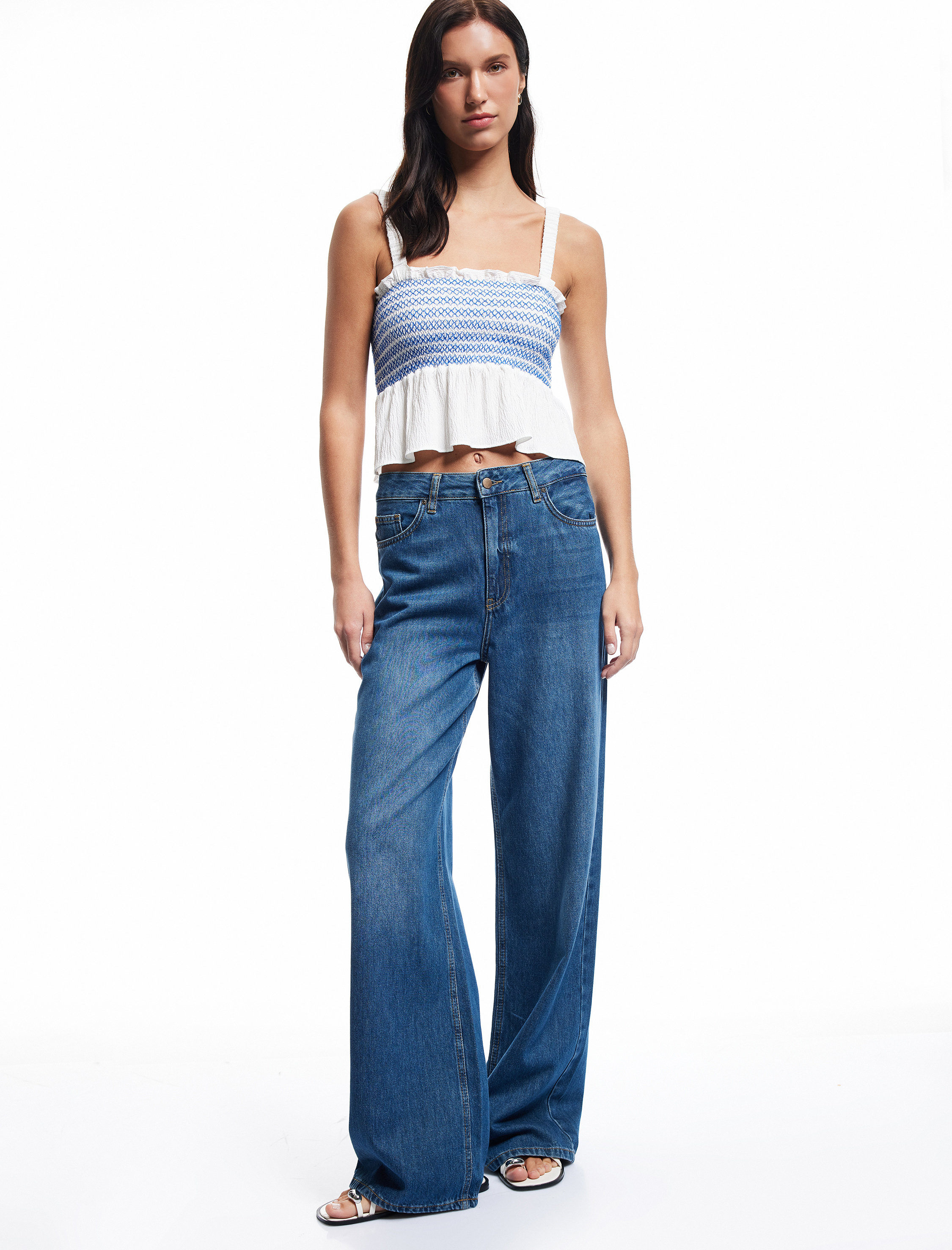   Gipeli Brodeli Fisto Detaylı Kare Yaka Askılı Crop Bluz