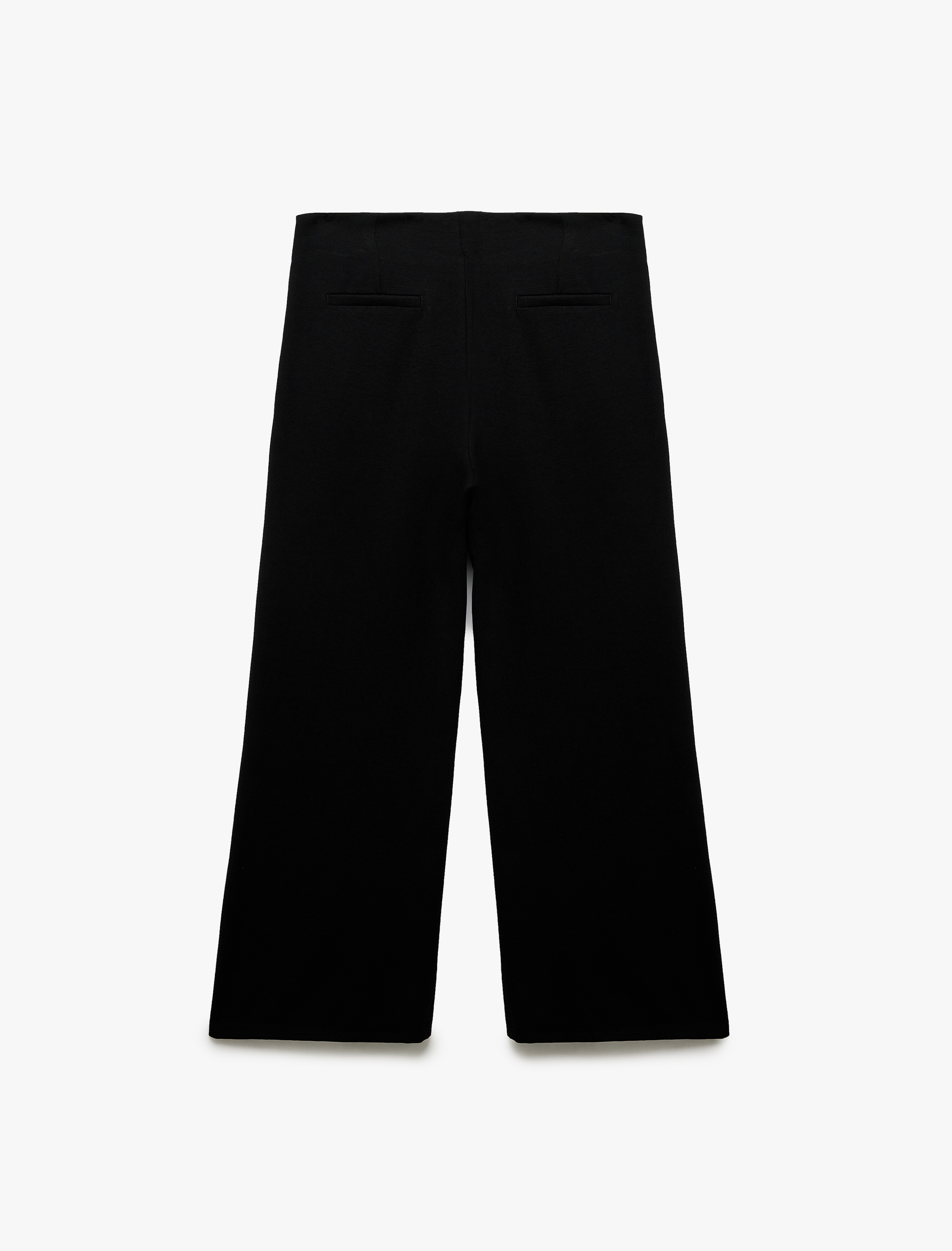 Krep Kumaş Aksesuar Detaylı Cepli Düz Bol Paça Pantolon