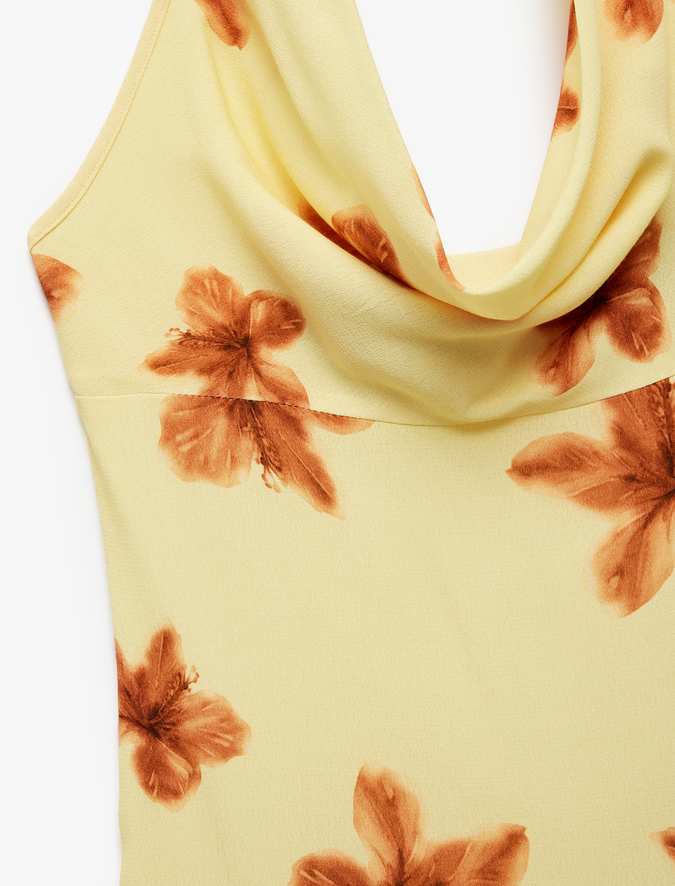   Viskon Degaje Yaka Çiçekli Boyundan Bağlamalı Volanlı Kloş Mini Elbise