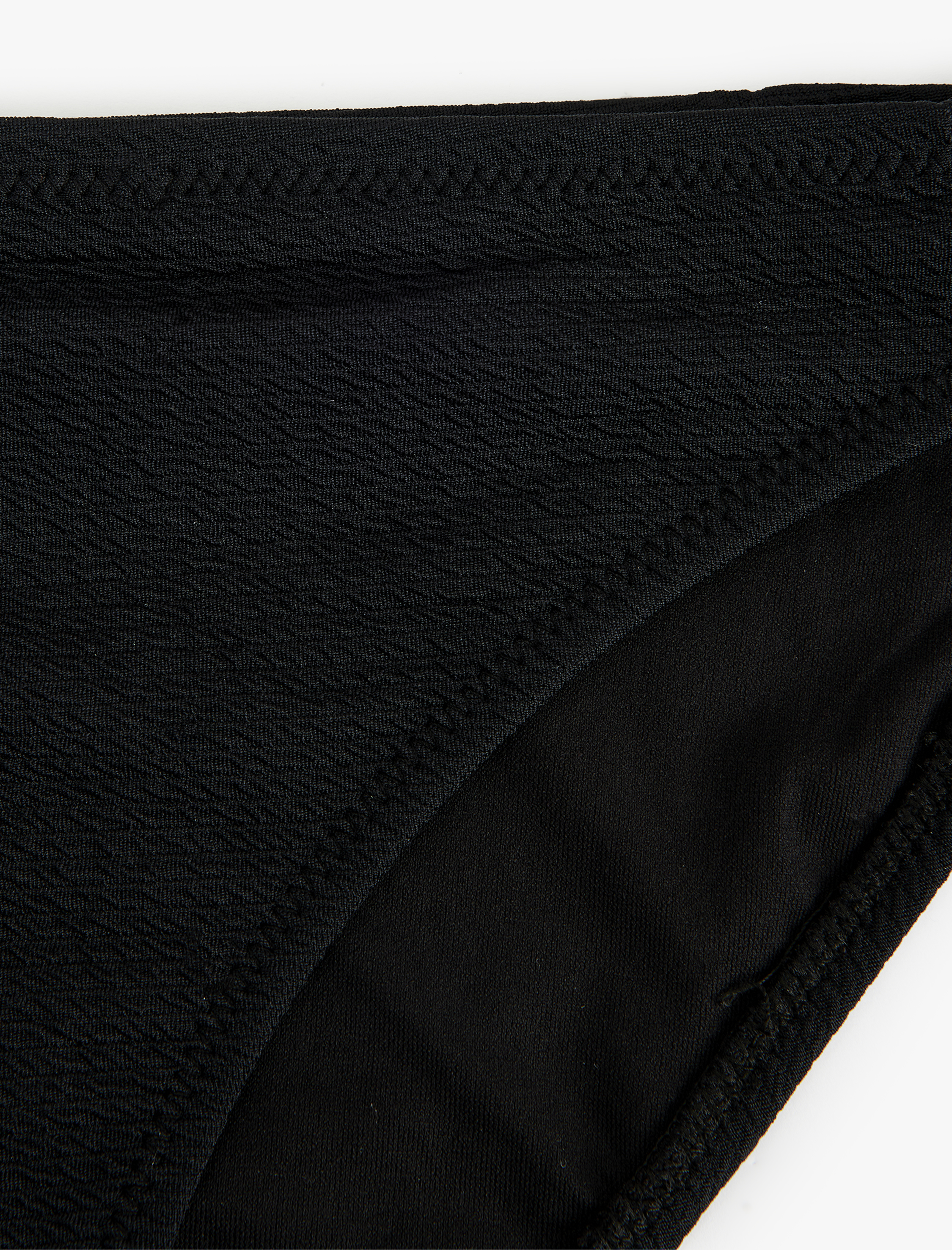   Dokulu Klasik Bikini Altı