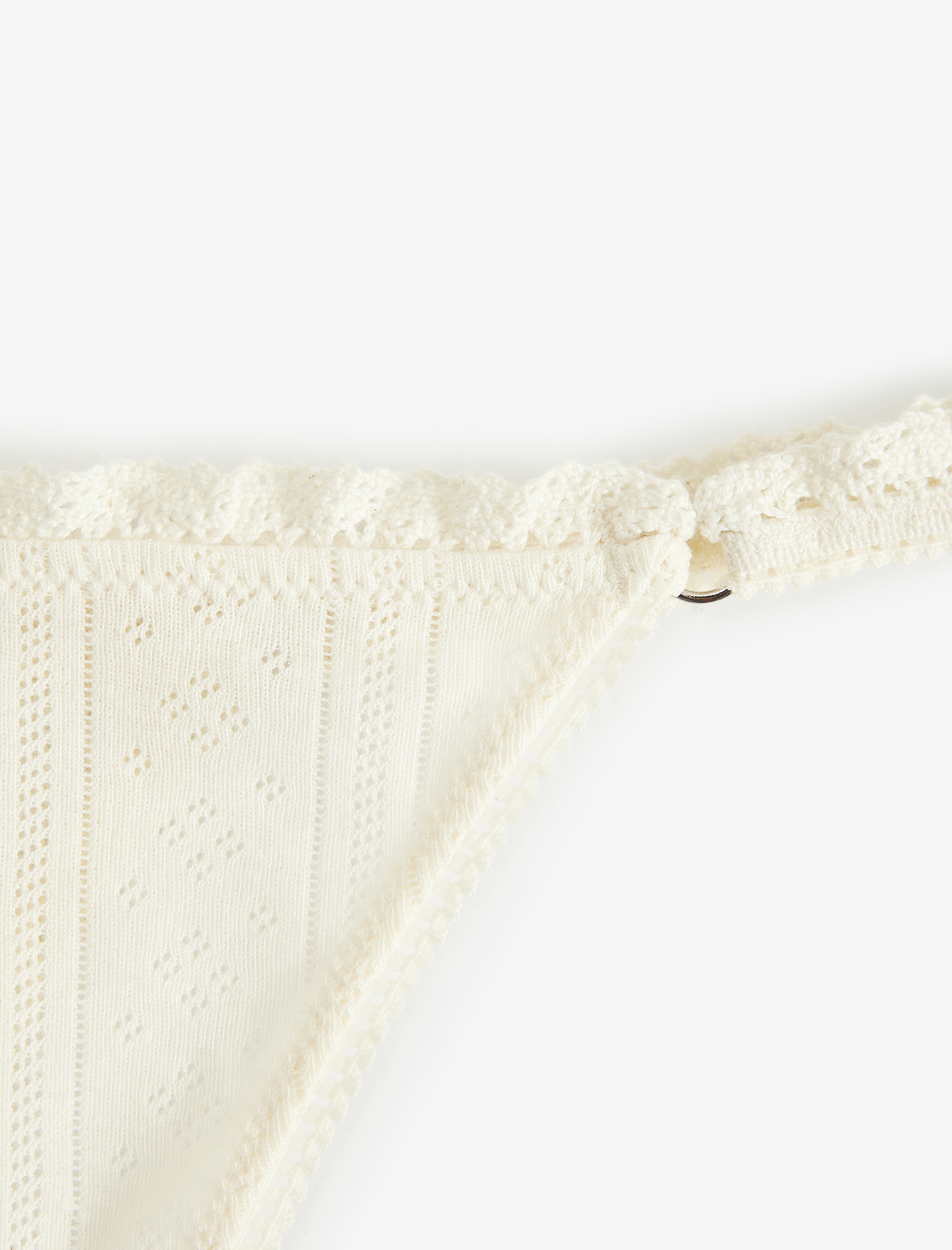   Pamuklu Dantel Detaylı Yanları İpli String Külot