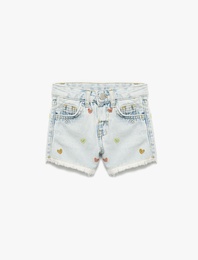 Pamuklu Kesik Paça Kalp İşlemeli Mini Denim Şort