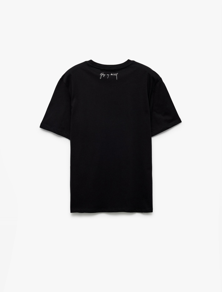  Pamuklu Kısa Kollu Regular Fit Bisiklet Yaka Atatürk Baskılı Tişört