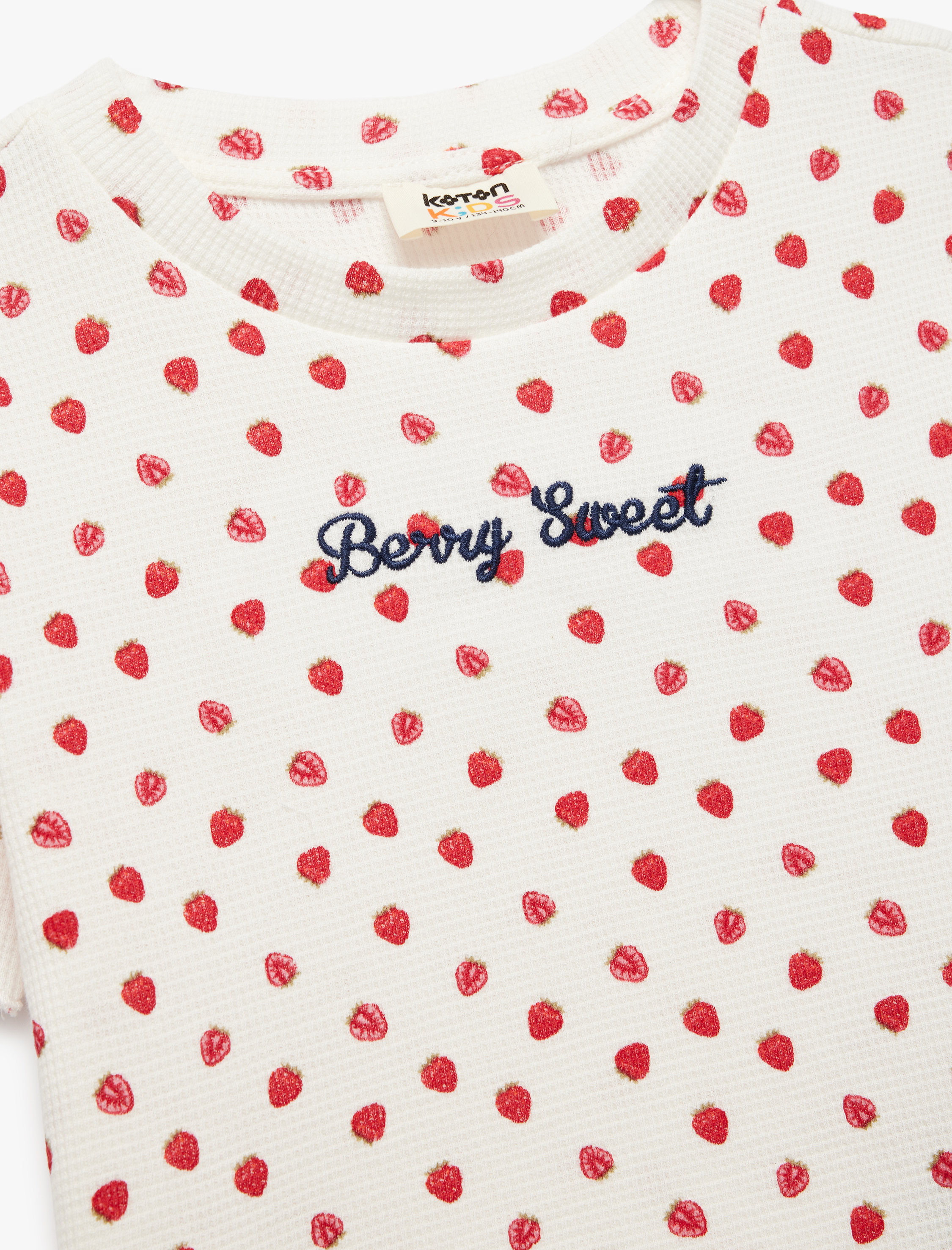  Kız Çocuk Pamuklu Nakış Detaylı Çilek Baskılı Dar Kalıp Bisiklet Yaka Kısa Kollu Crop Tişört