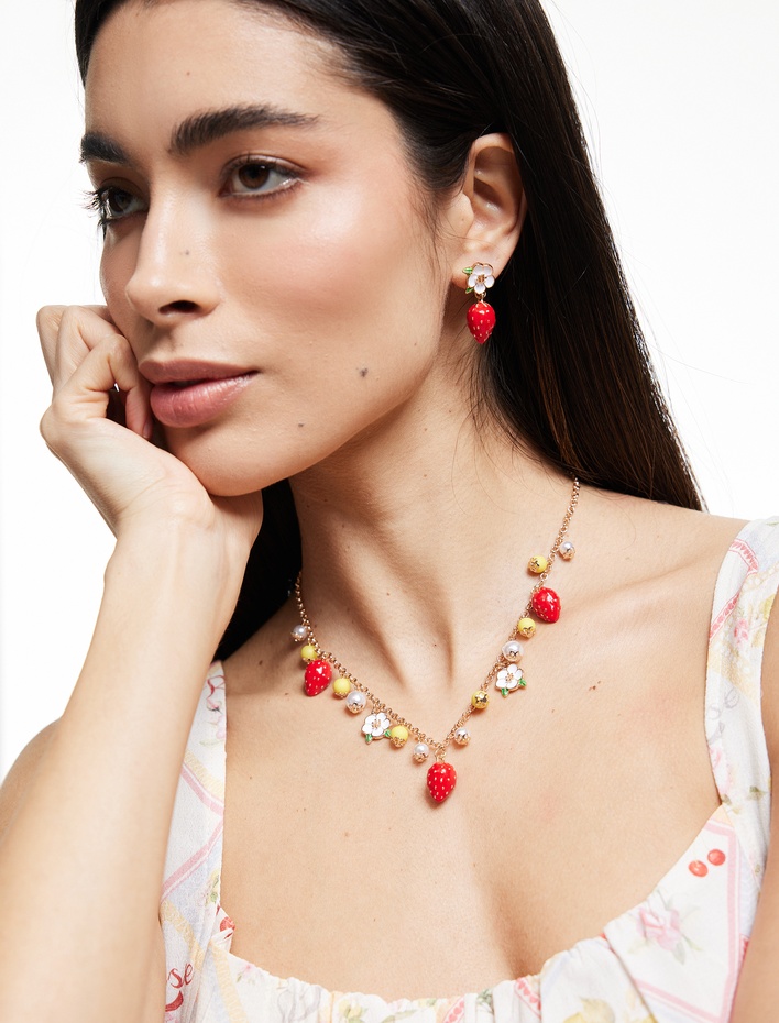 Kadın Koton X Sibil Çetinkaya - Çelik Karışımlı Çiçek ve Çilek Meyve Detaylı Kolye