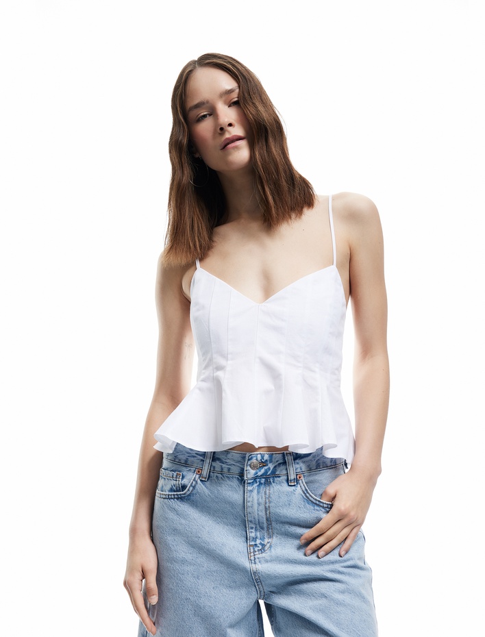  Koton X İnji - Volanlı V Yaka Pamuklu Askılı Slim Fit Dikiş Detaylı Crop Bluz