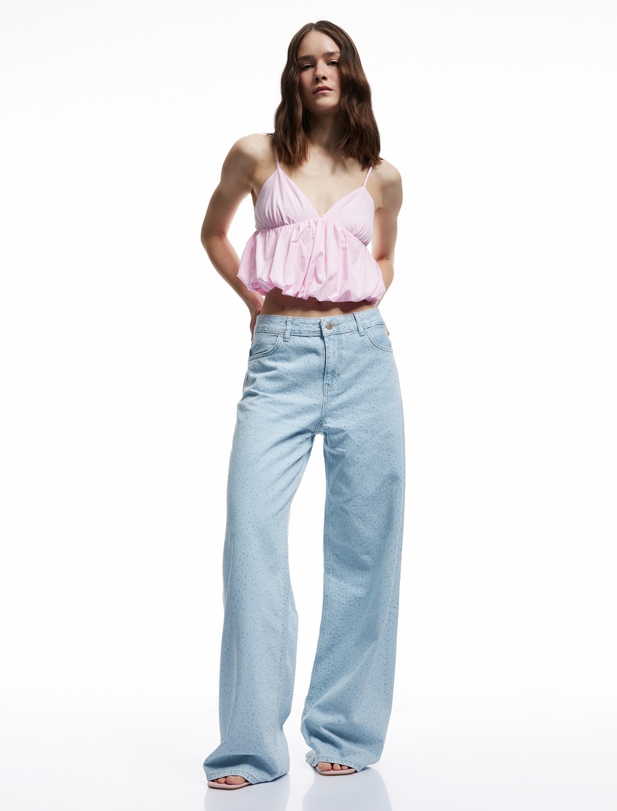   Koton X İnji - Volanlı V Yaka Pamuklu Slim Fit Askılı Poplin Crop Bluz