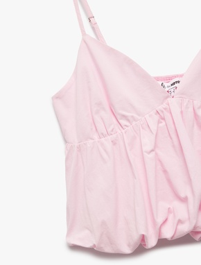 Koton X İnji - Volanlı V Yaka Pamuklu Slim Fit Askılı Poplin Crop Bluz_5