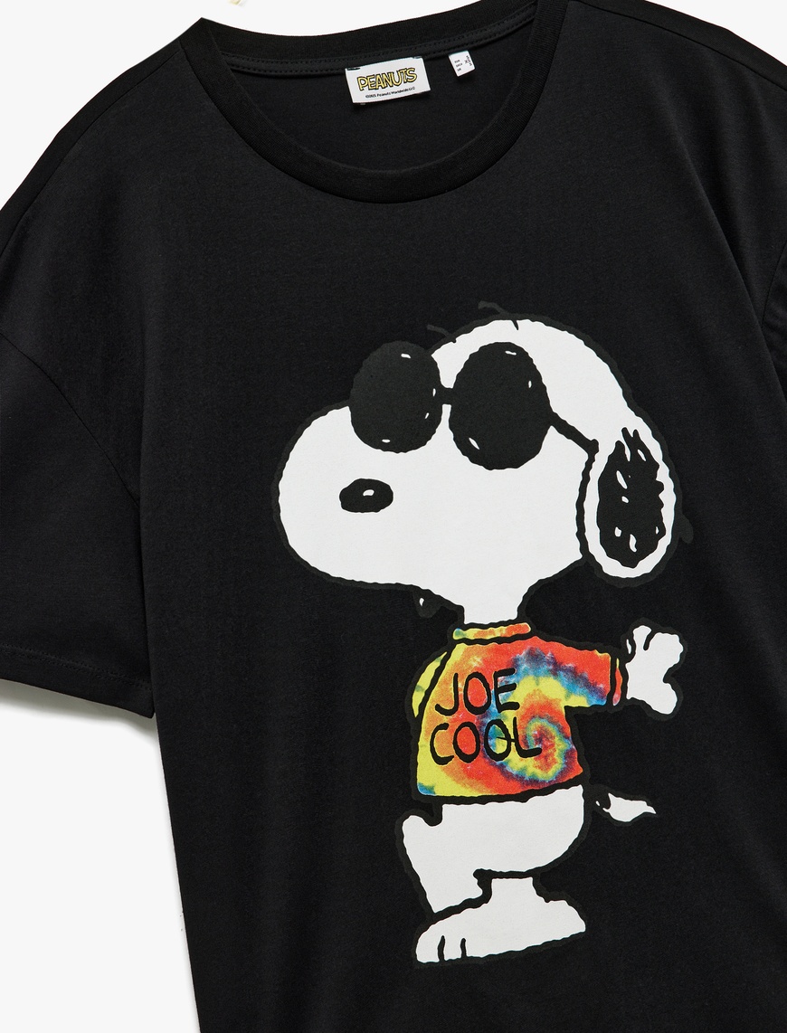   Snoopy Baskılı Kısa Kollu Bisiklet Yaka Lisanslı Tişört