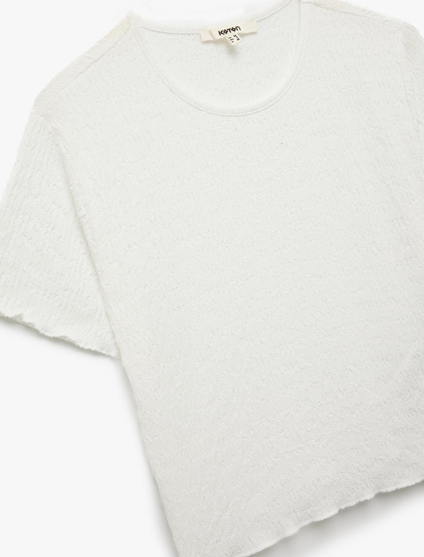   Bisiklet Yaka Kısa Kollu Slim Fit Dokulu Crop Tişört