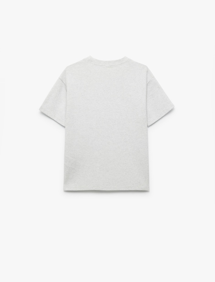 Erkek Çocuk Etiket Detaylı Kısa Kollu Bisiklet Yaka Dokulu Tişört